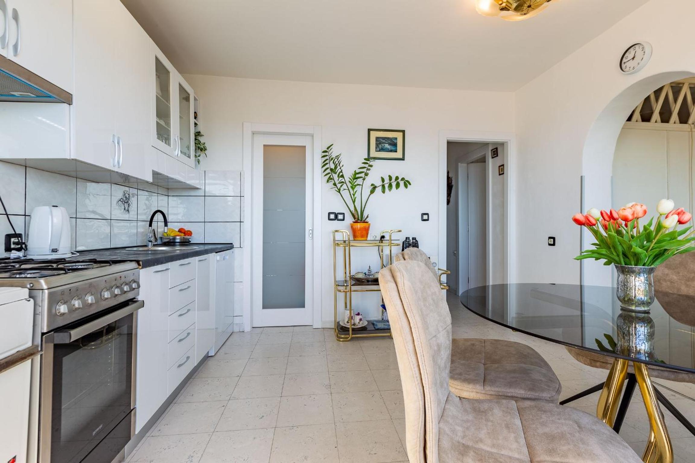 Two bedroom apartment with Balcony - Photo 21