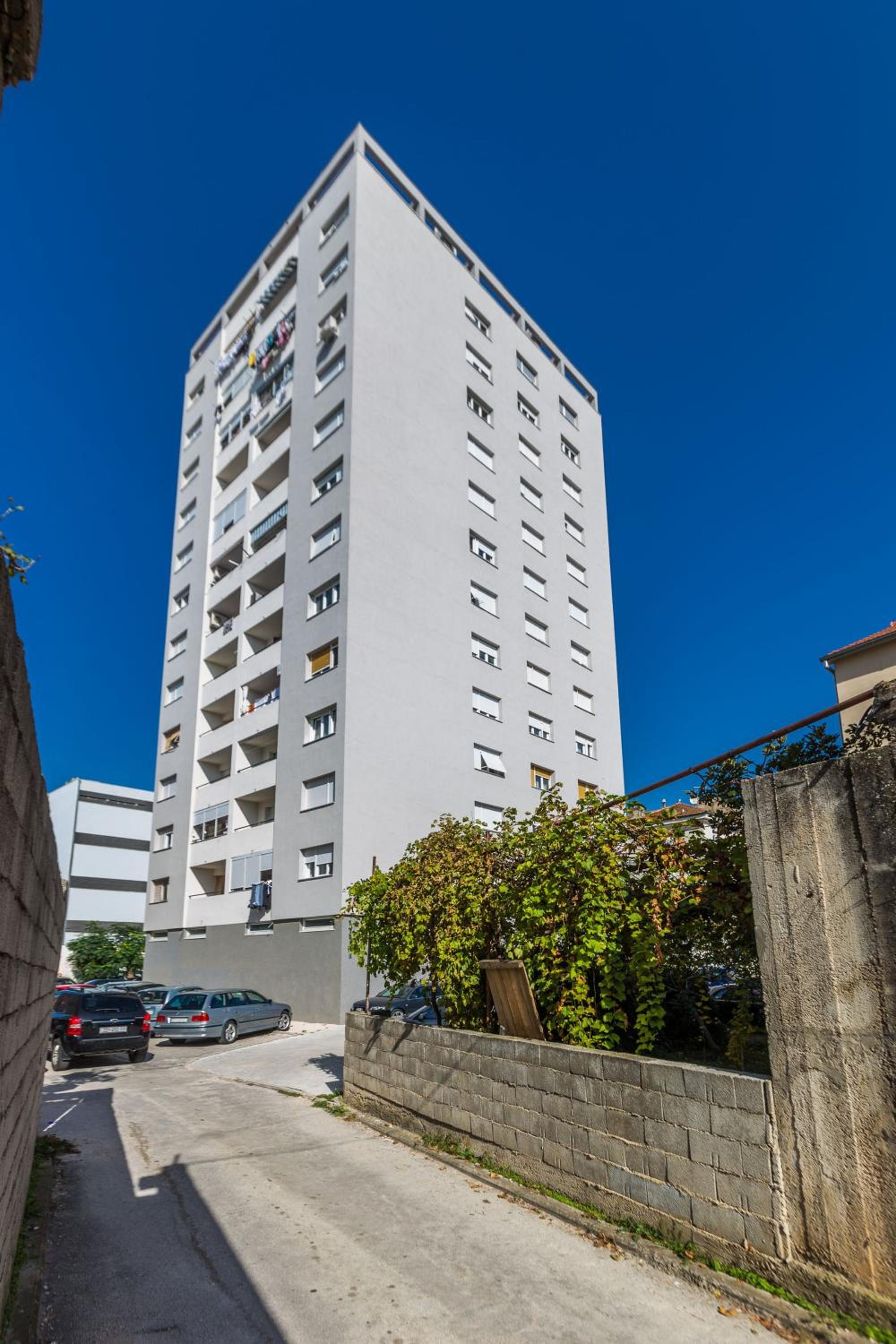 Two bedroom apartment with Balcony - Photo 24