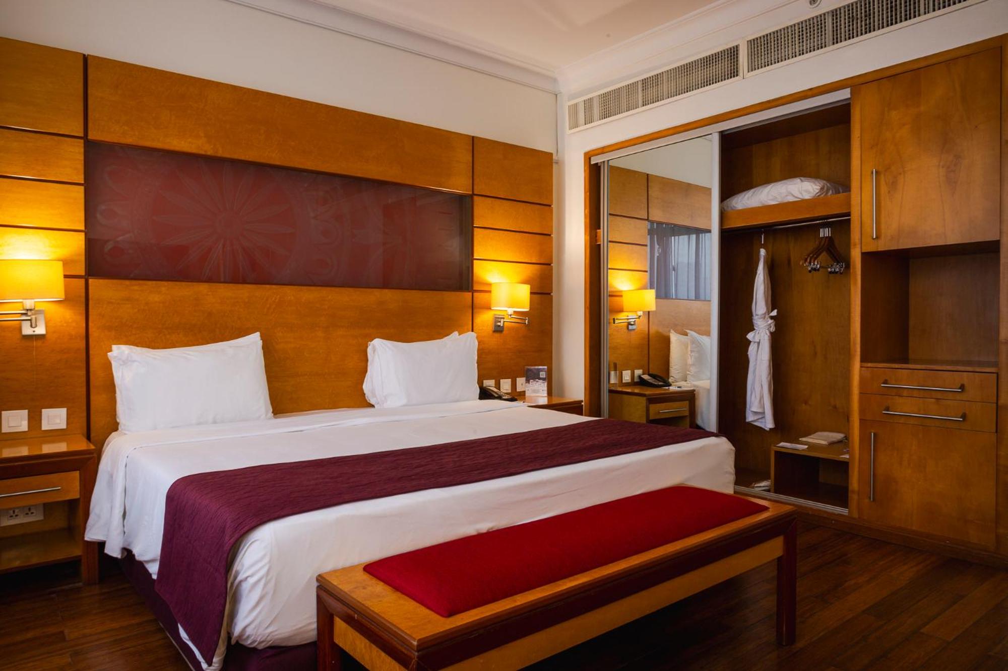 Executive Suite photo 1