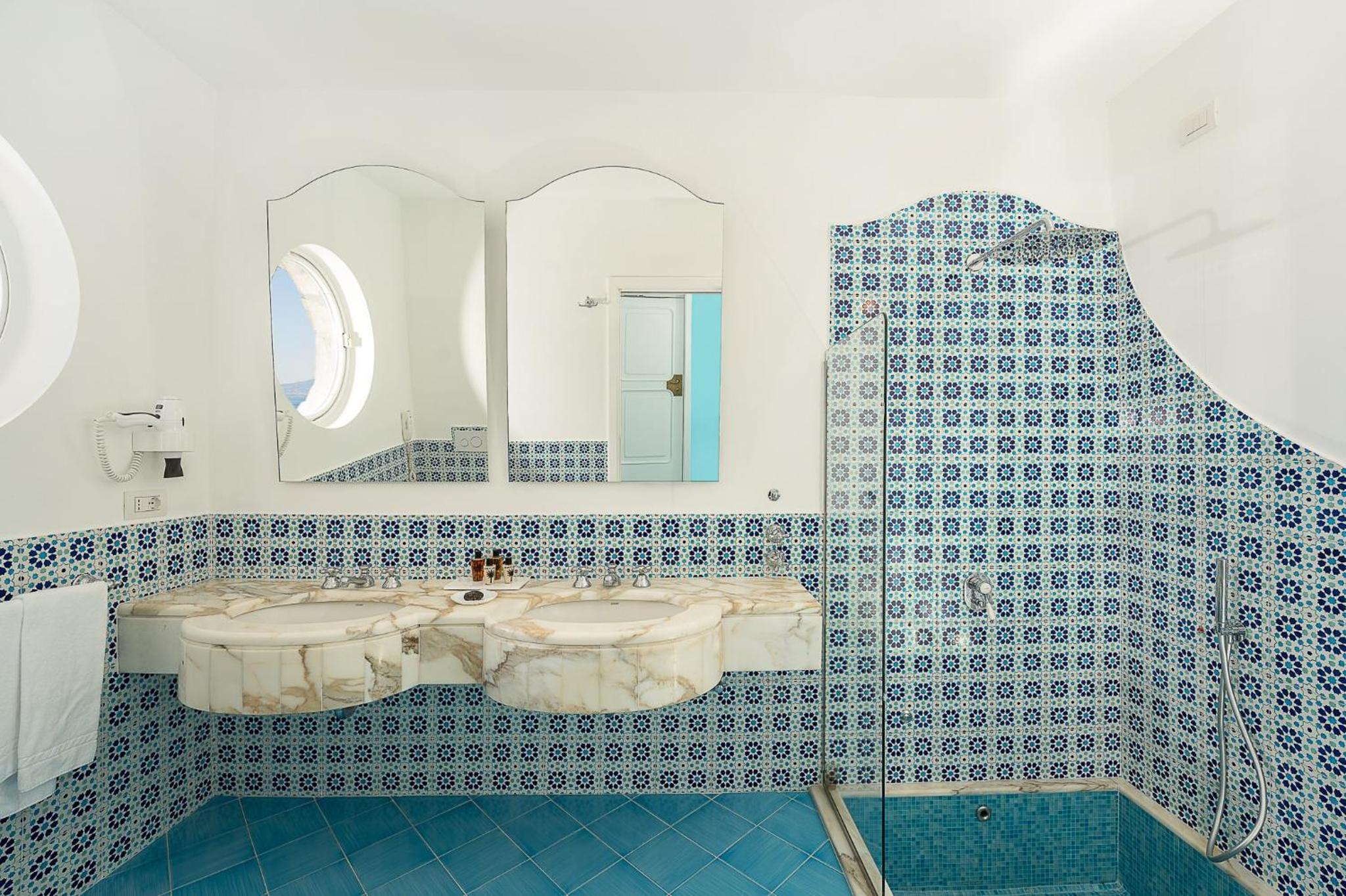 Comfort Double Room with Sea View - Photo 8