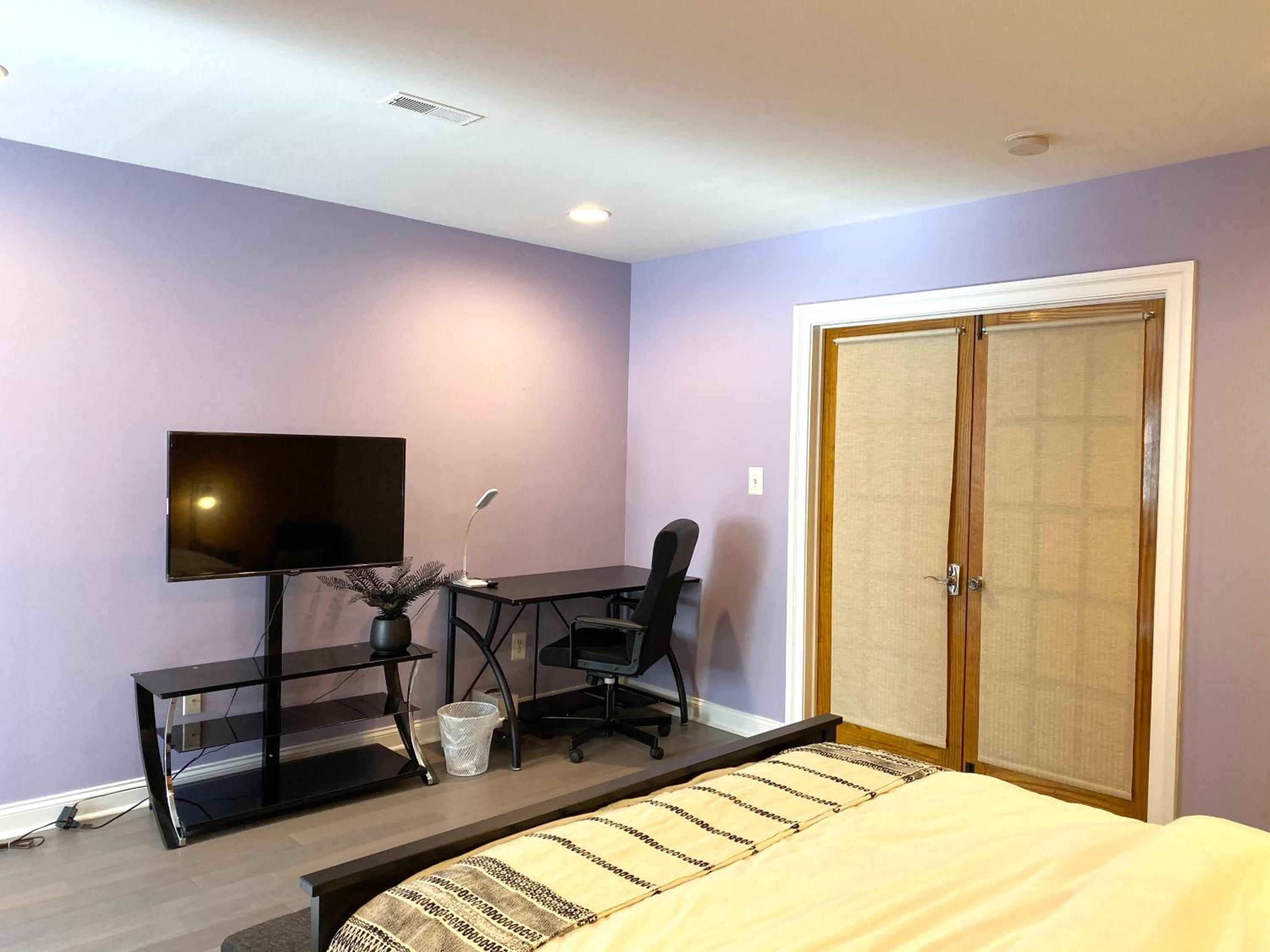 Queen Room - Photo 13