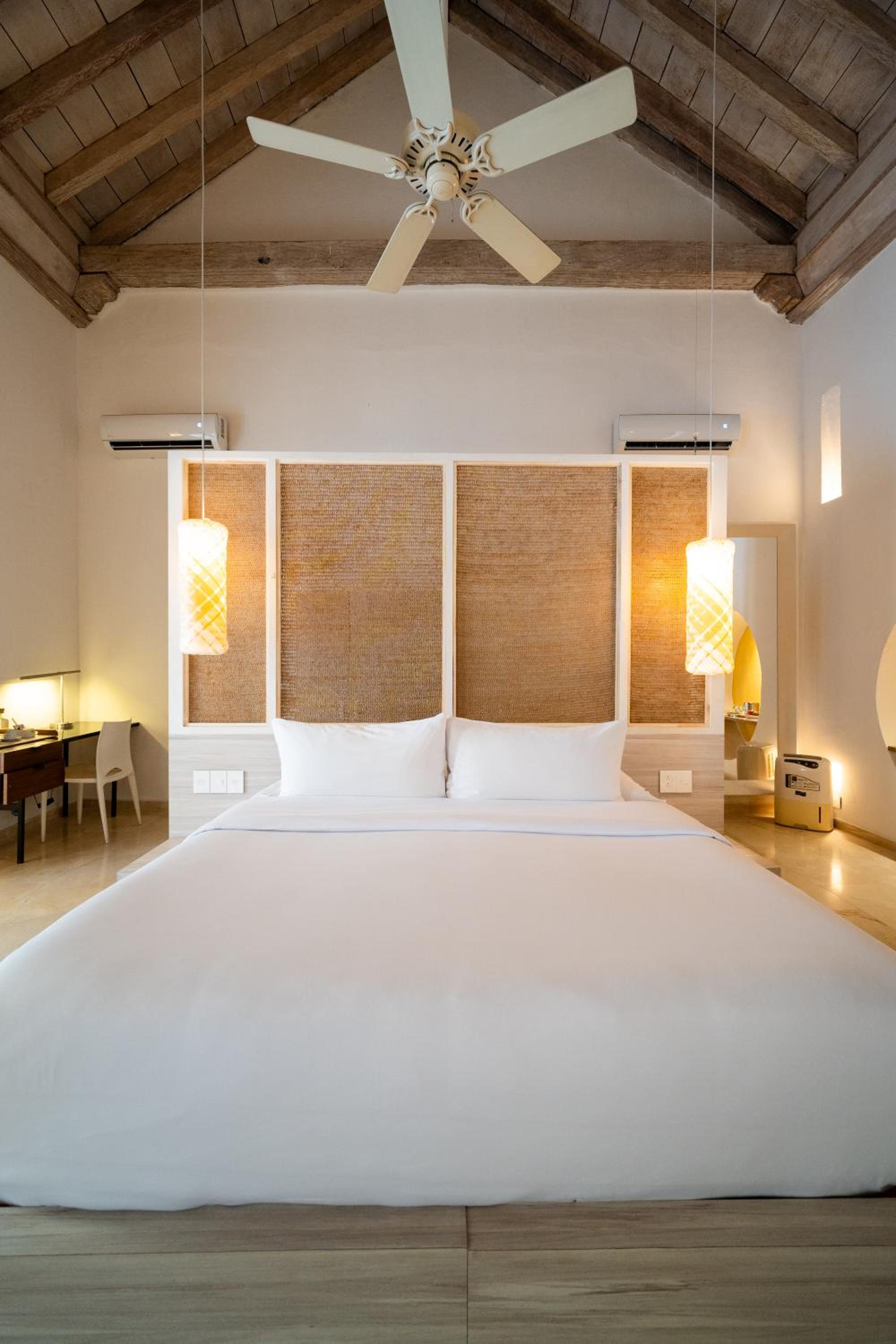 One-Bedroom King Suite