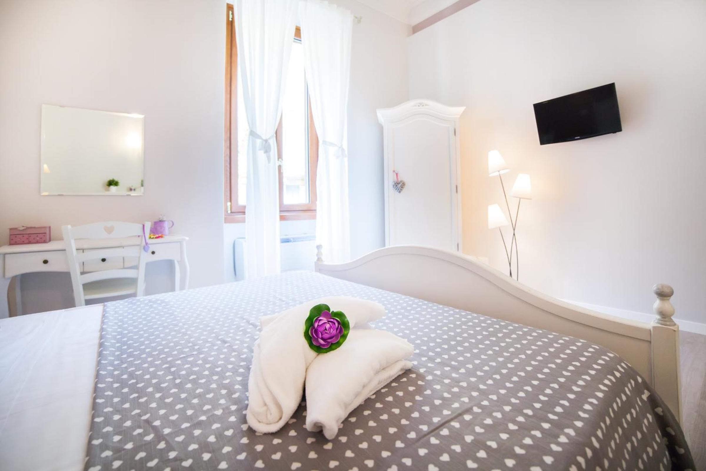 Double Room with Private External Bathroom - 1 photo 1