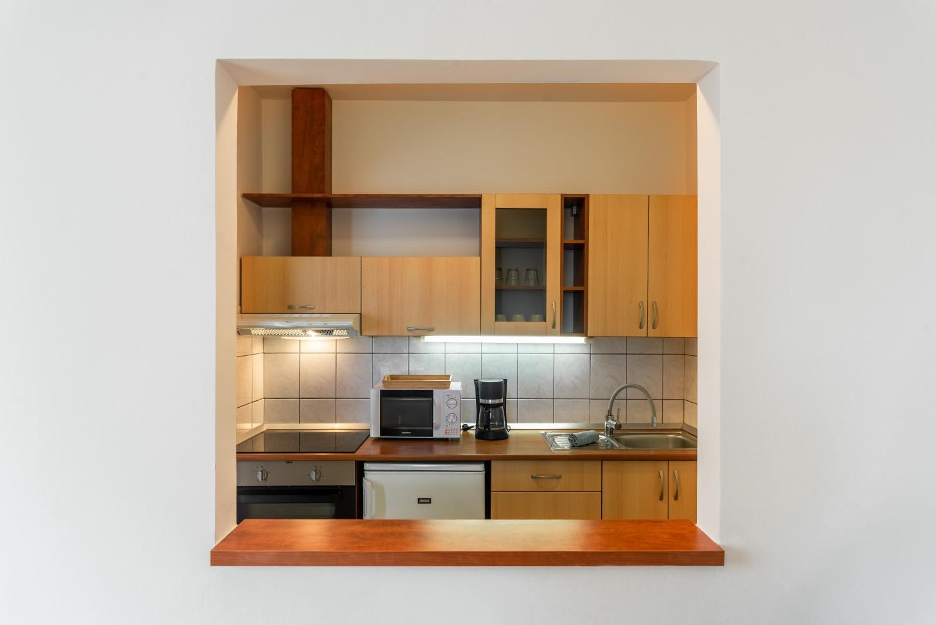Apartment with Balcony - Photo 3