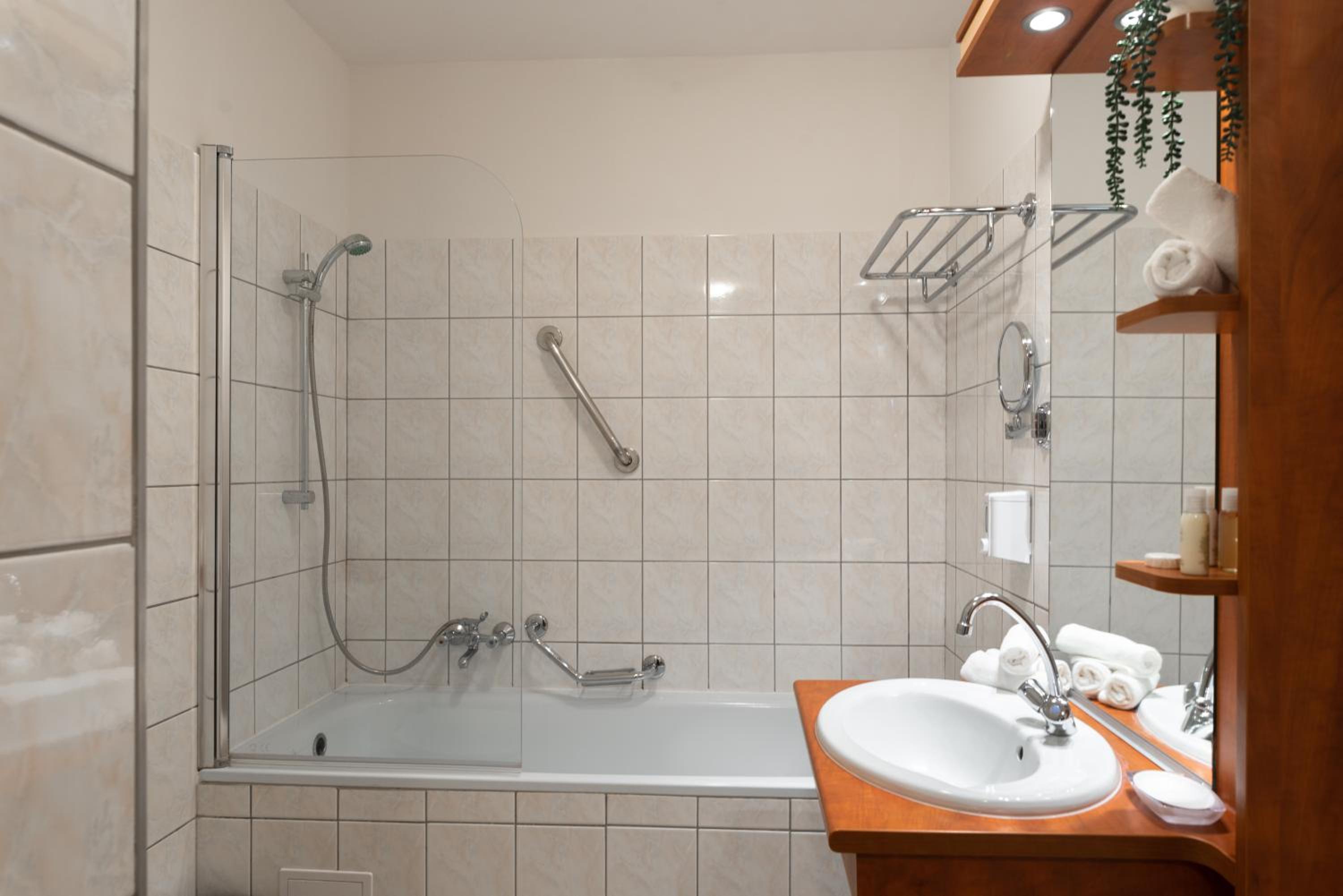 Apartment - Photo 2