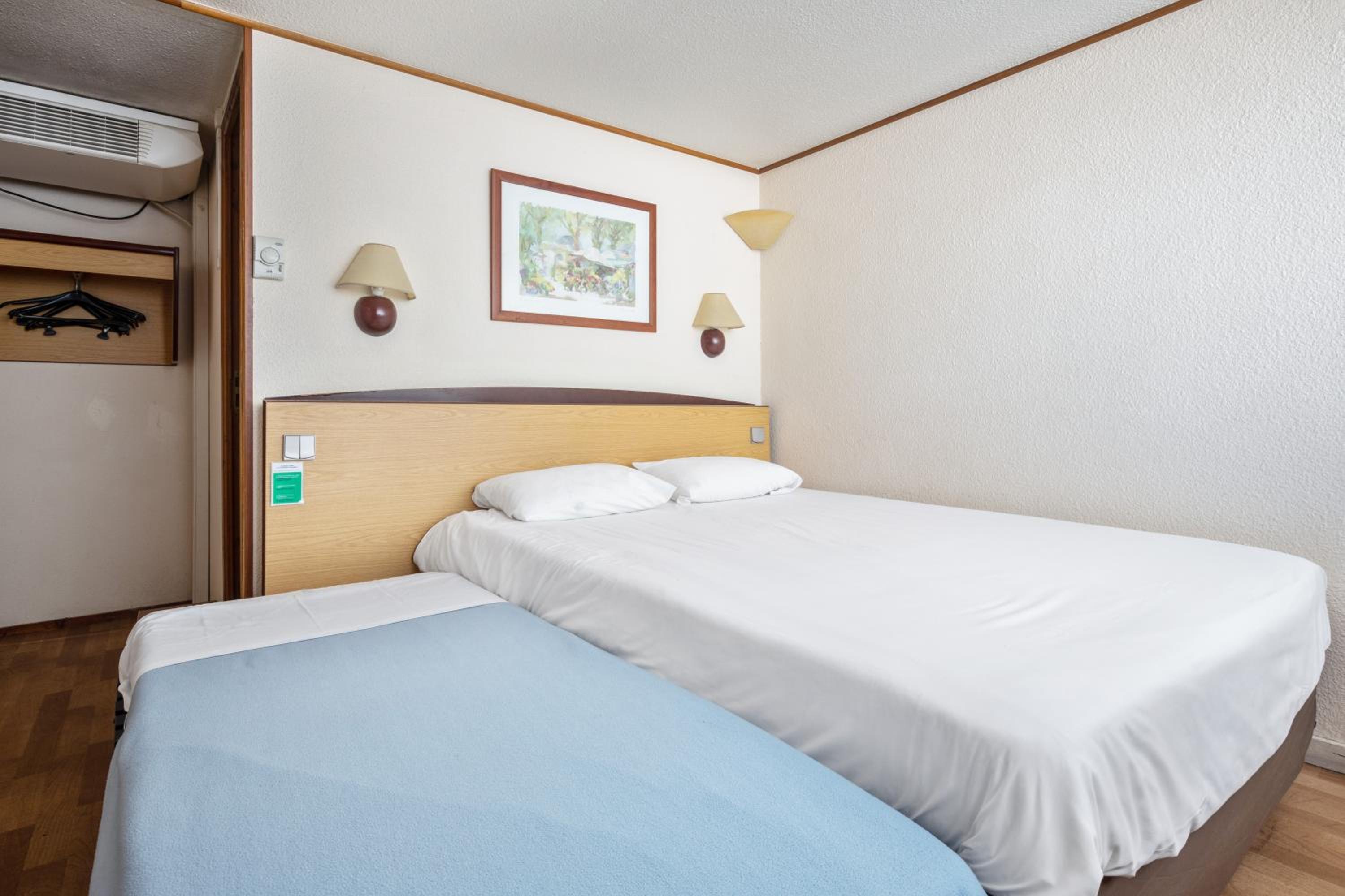 2 Single Beds  One Junior Bed (Up To One0 Years) photo 2