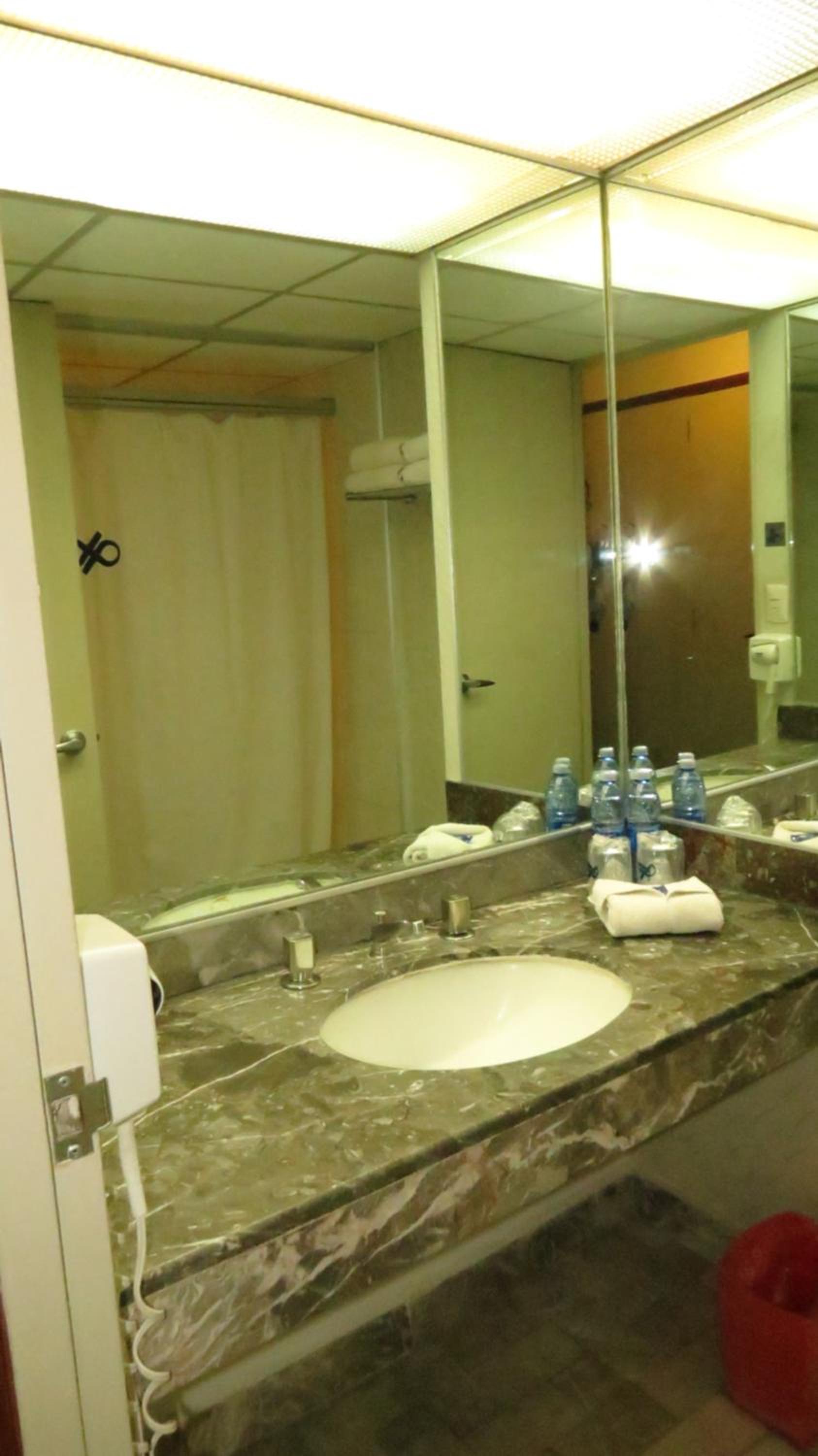 Standard Double Room - Photo 2