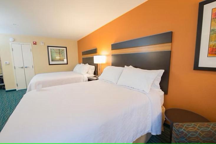 Queen Room with Two Queen Beds - Hearing Accessible/Non-Smoking photo 1