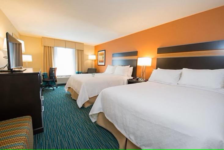 Standard Room with Two Queen Beds photo 1