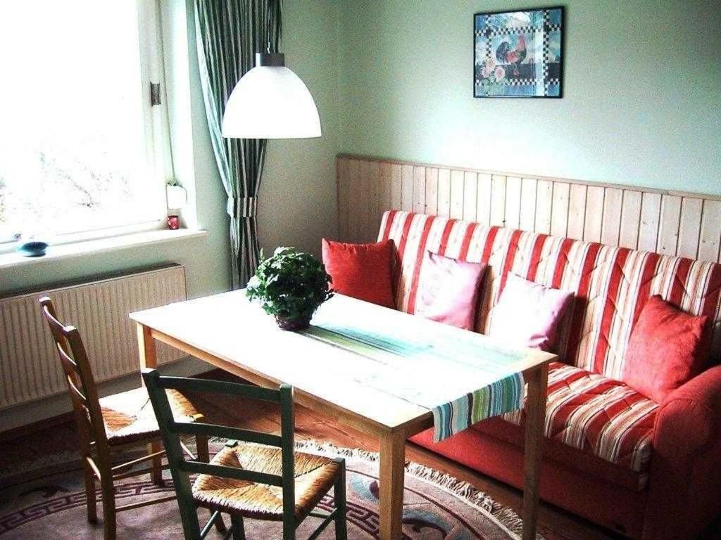 One-Bedroom Apartment with Terrace photo 2