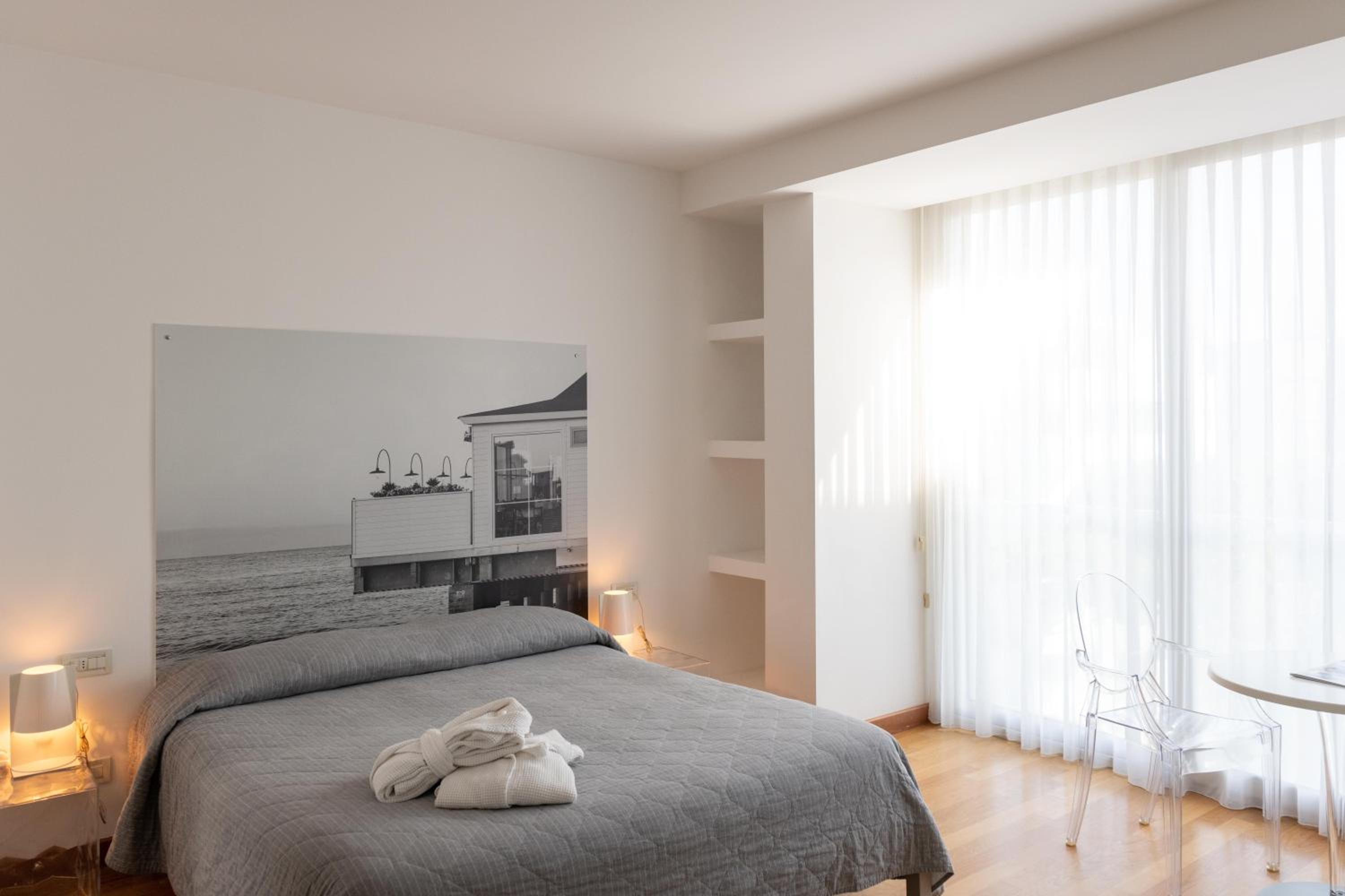 Deluxe Double Room - Photo 5