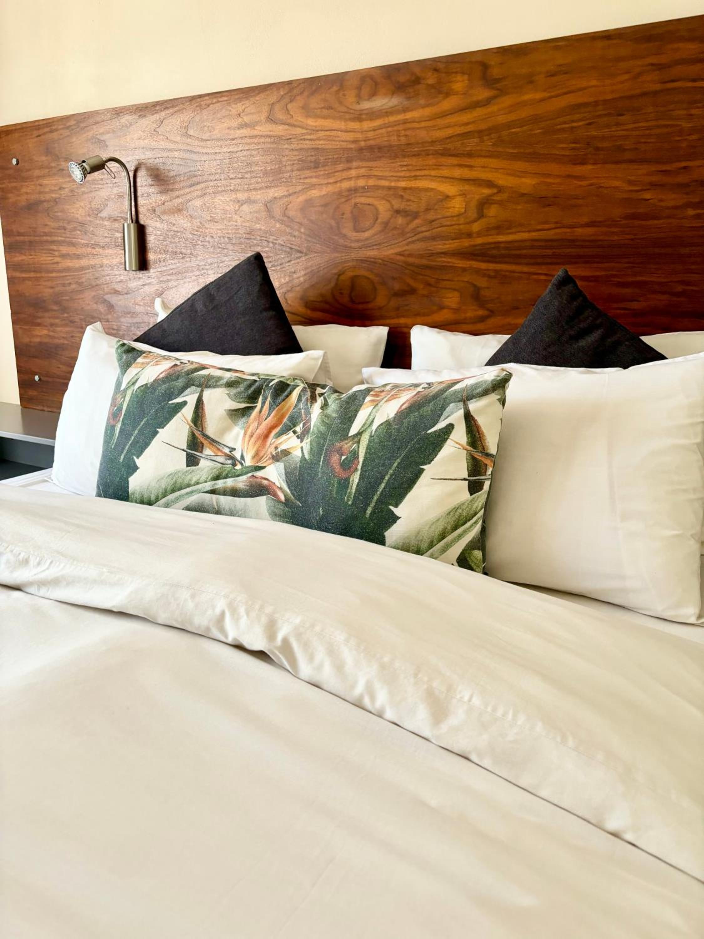 Deluxe Queen Room photo 2