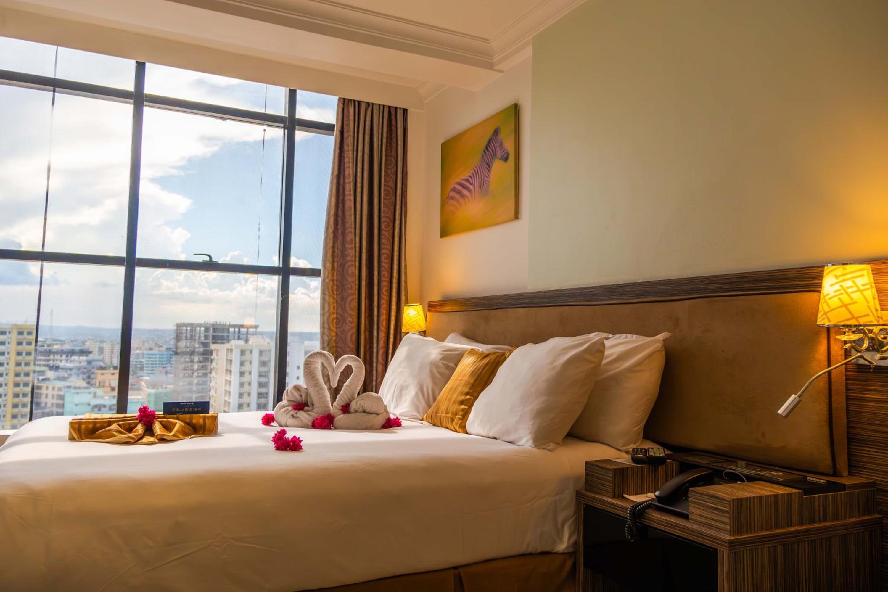 Junior Queen Suite 19th Floor