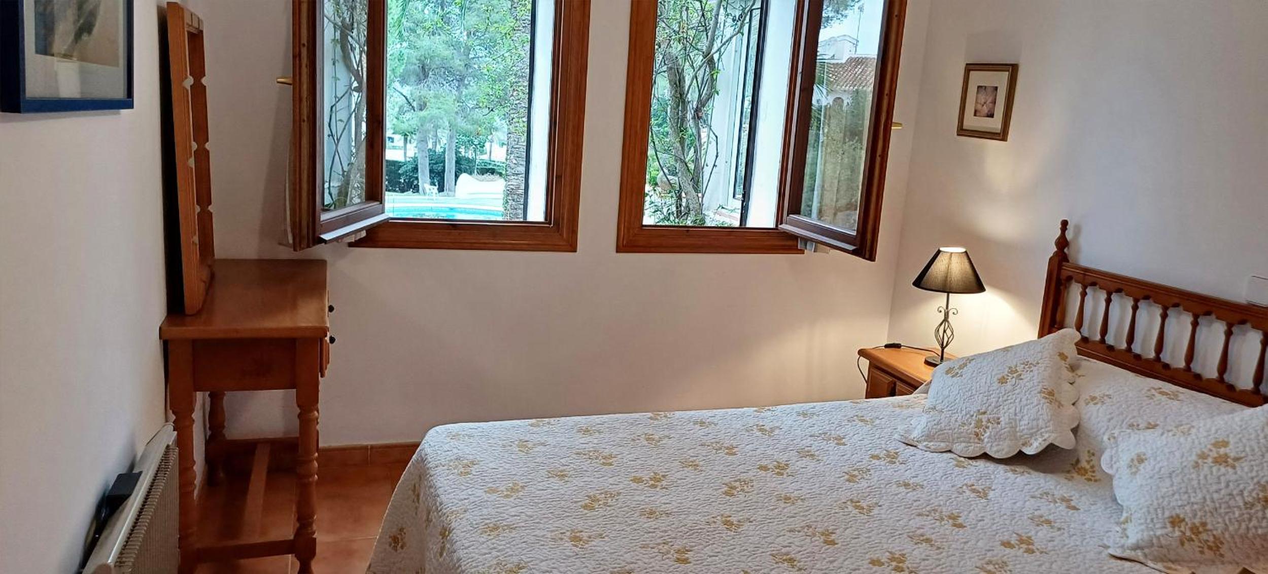 Apartamento con vista a la piscina