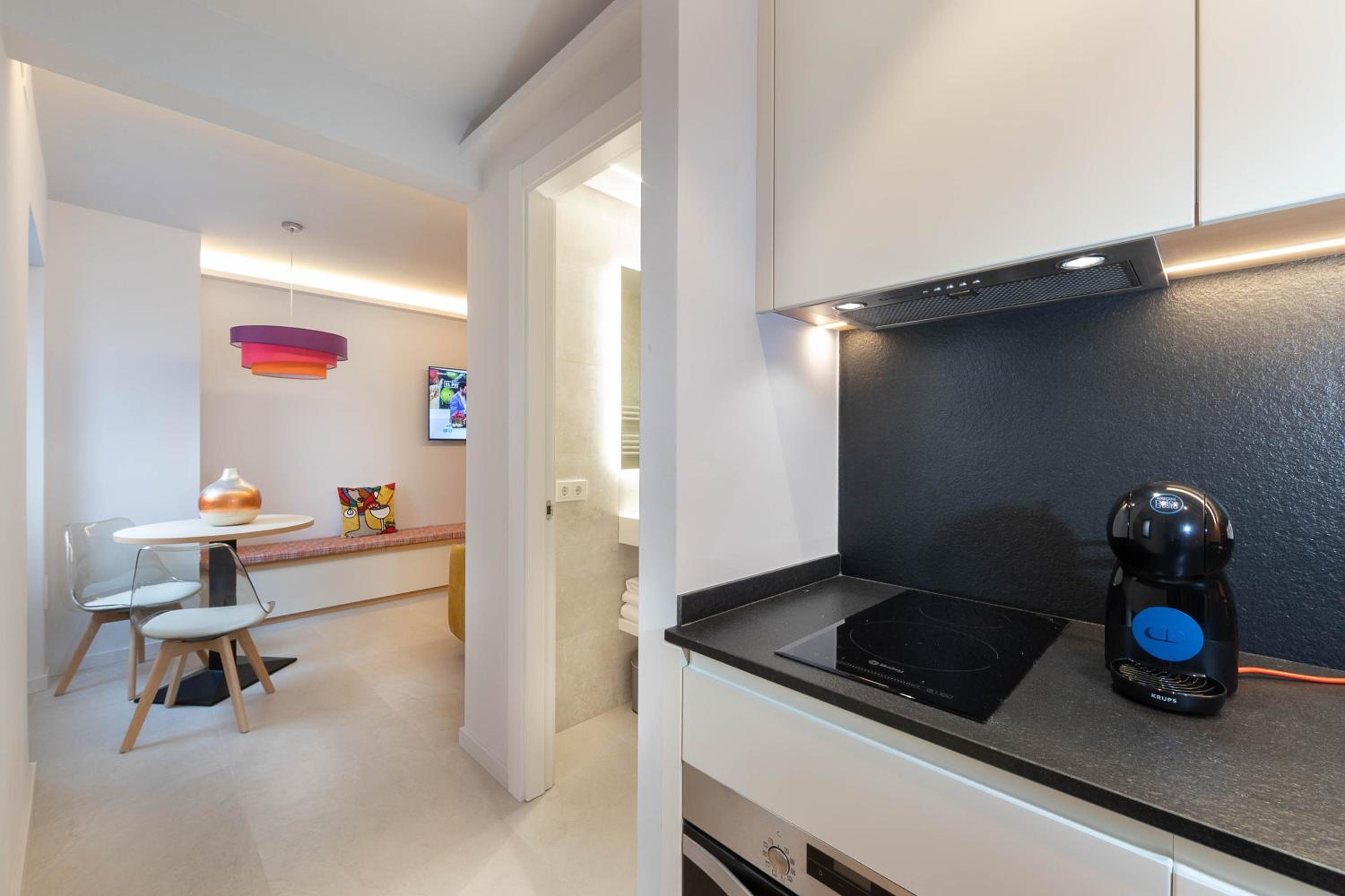 One-Bedroom Apartment photo 3
