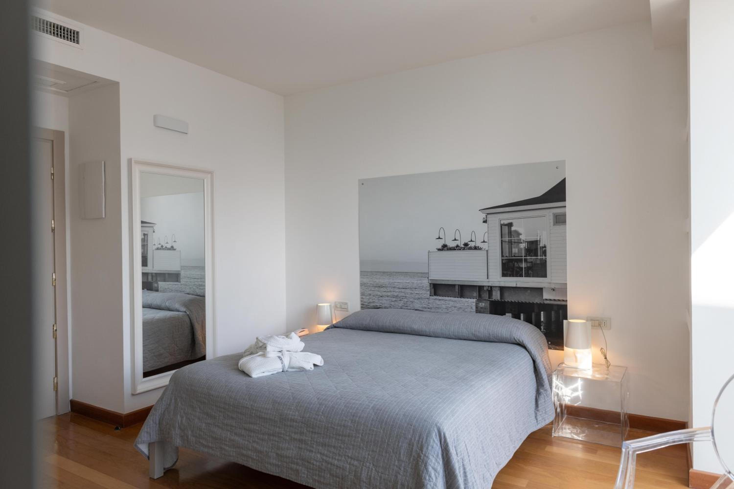 Deluxe Double Room - Photo 6