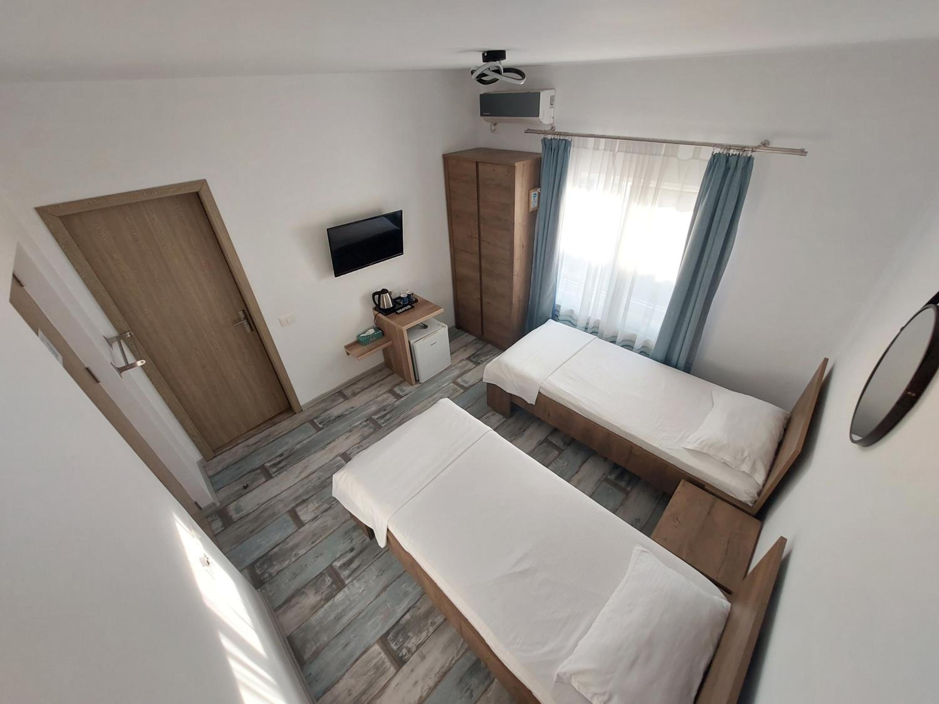 Double Room with Private Bathroom photo 2