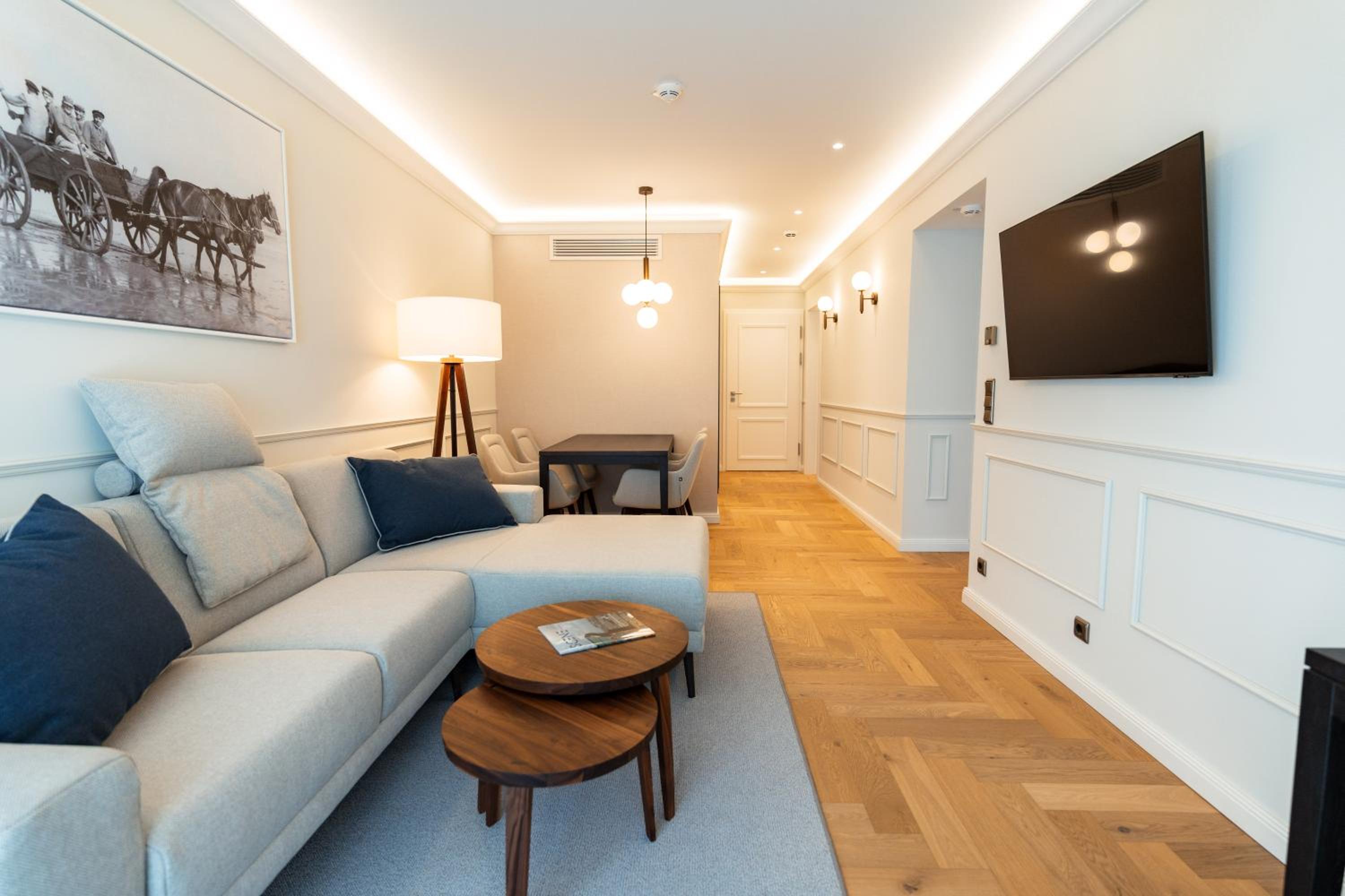 Junior Suite with Balcony photo 3