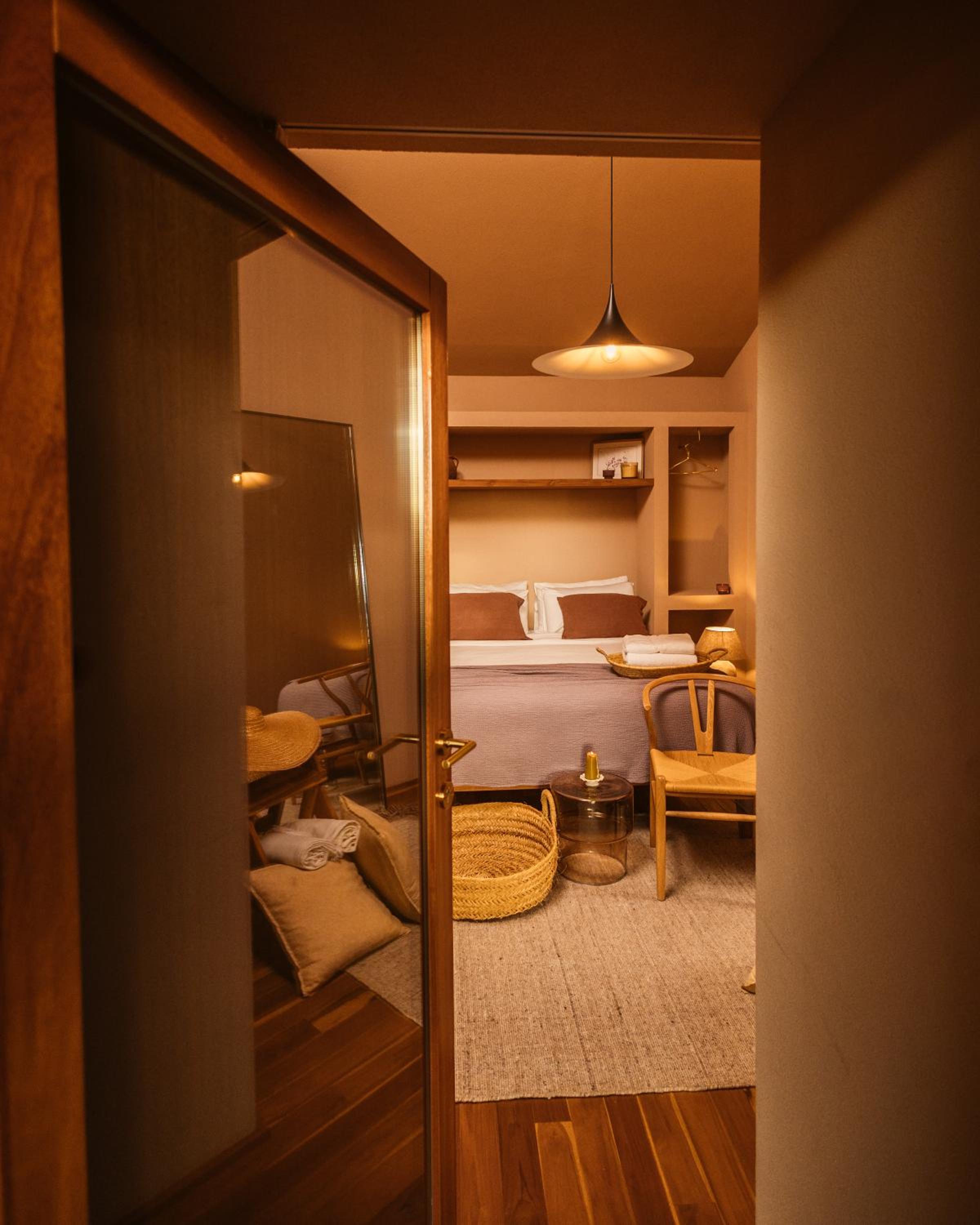 Superior Suite - Photo 15