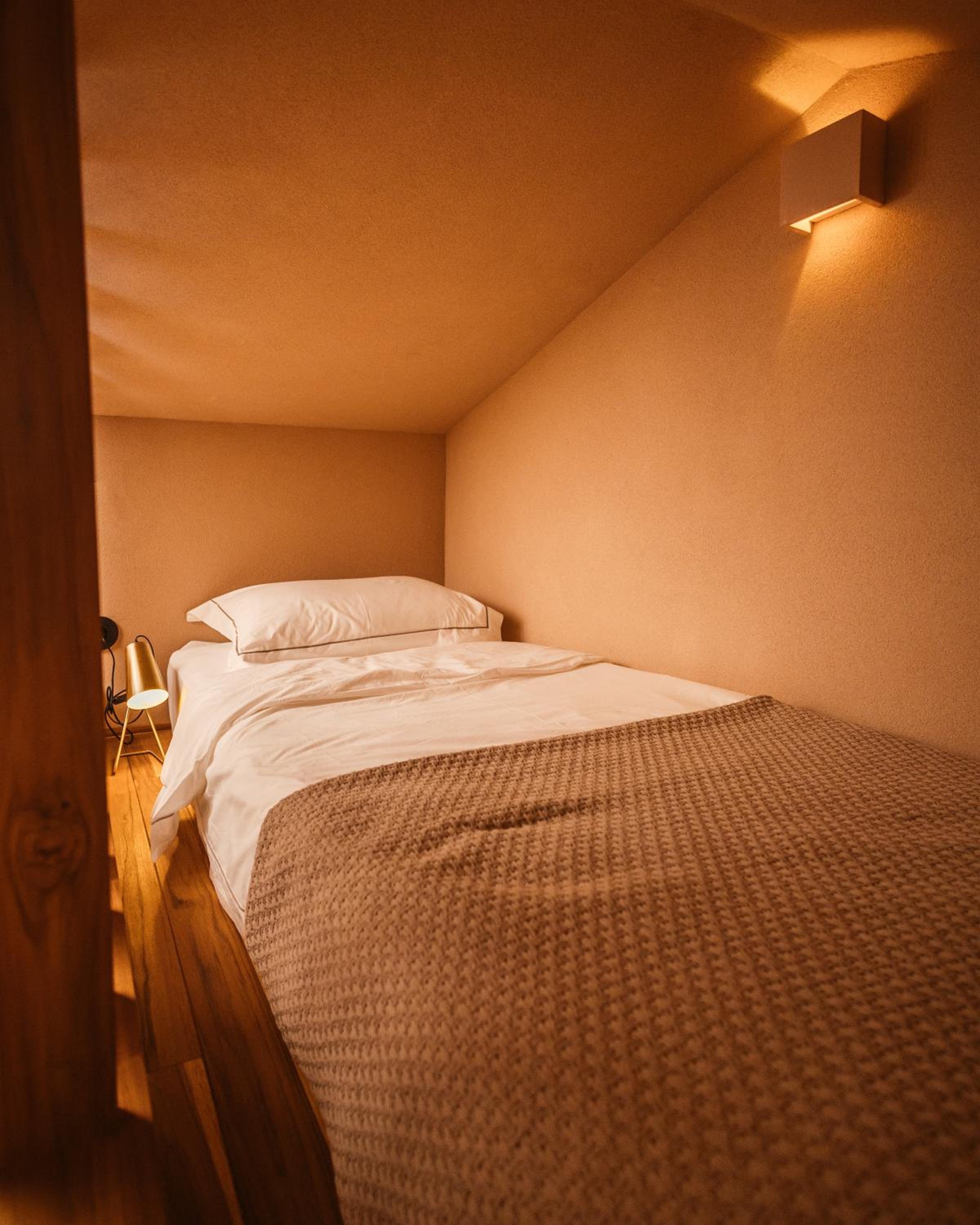 Superior Suite - Photo 11
