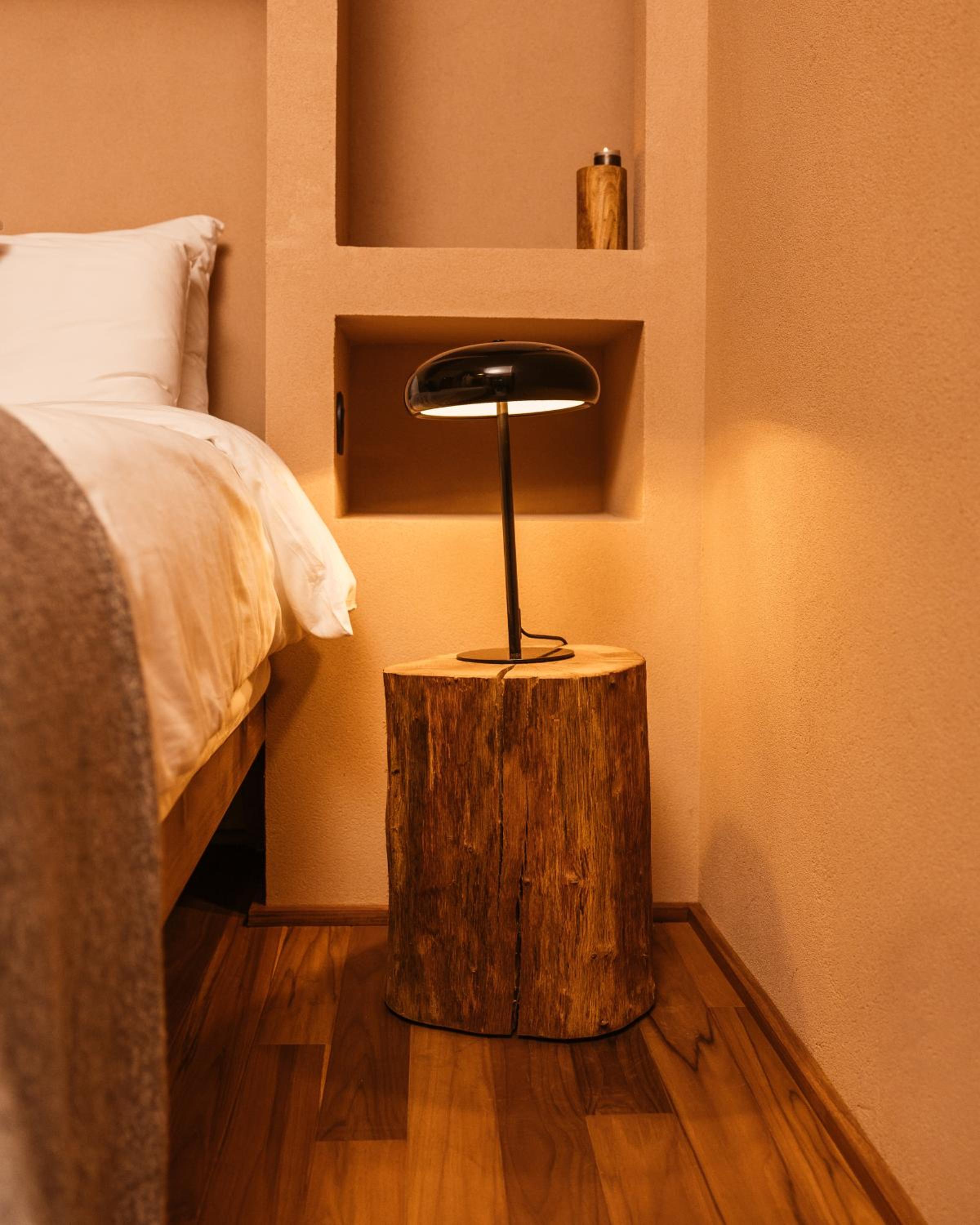 Standard Suite - Photo 17