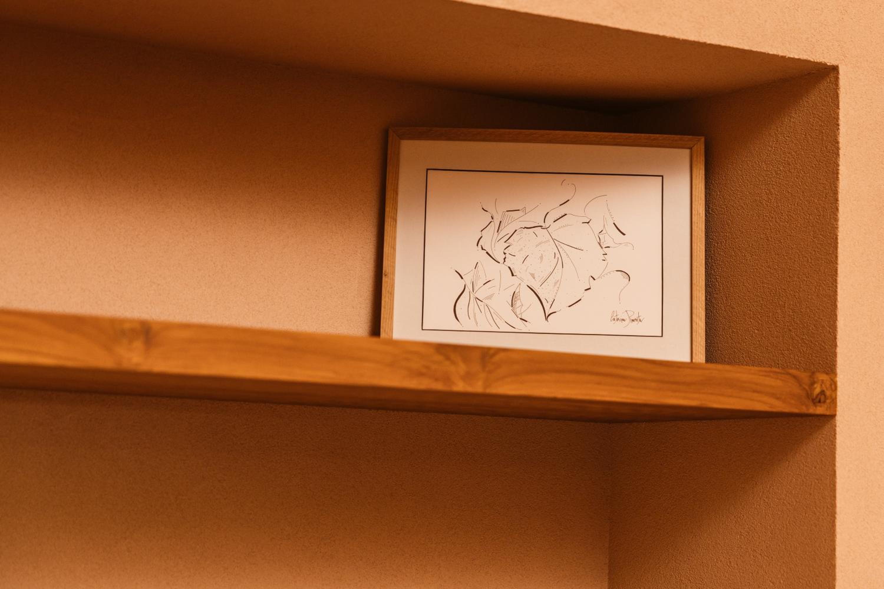 Standard Suite - Photo 2
