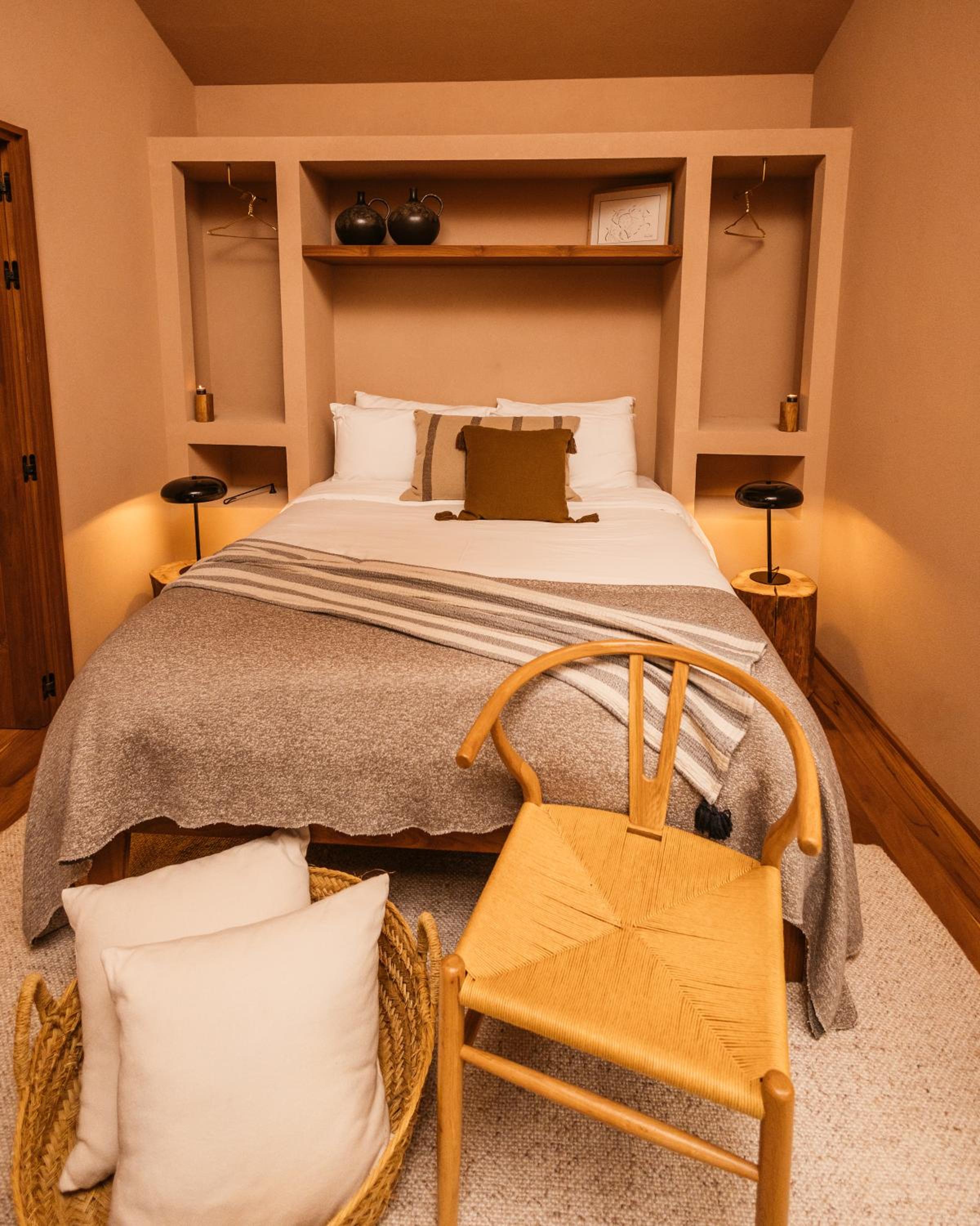 Standard Suite - Photo 20