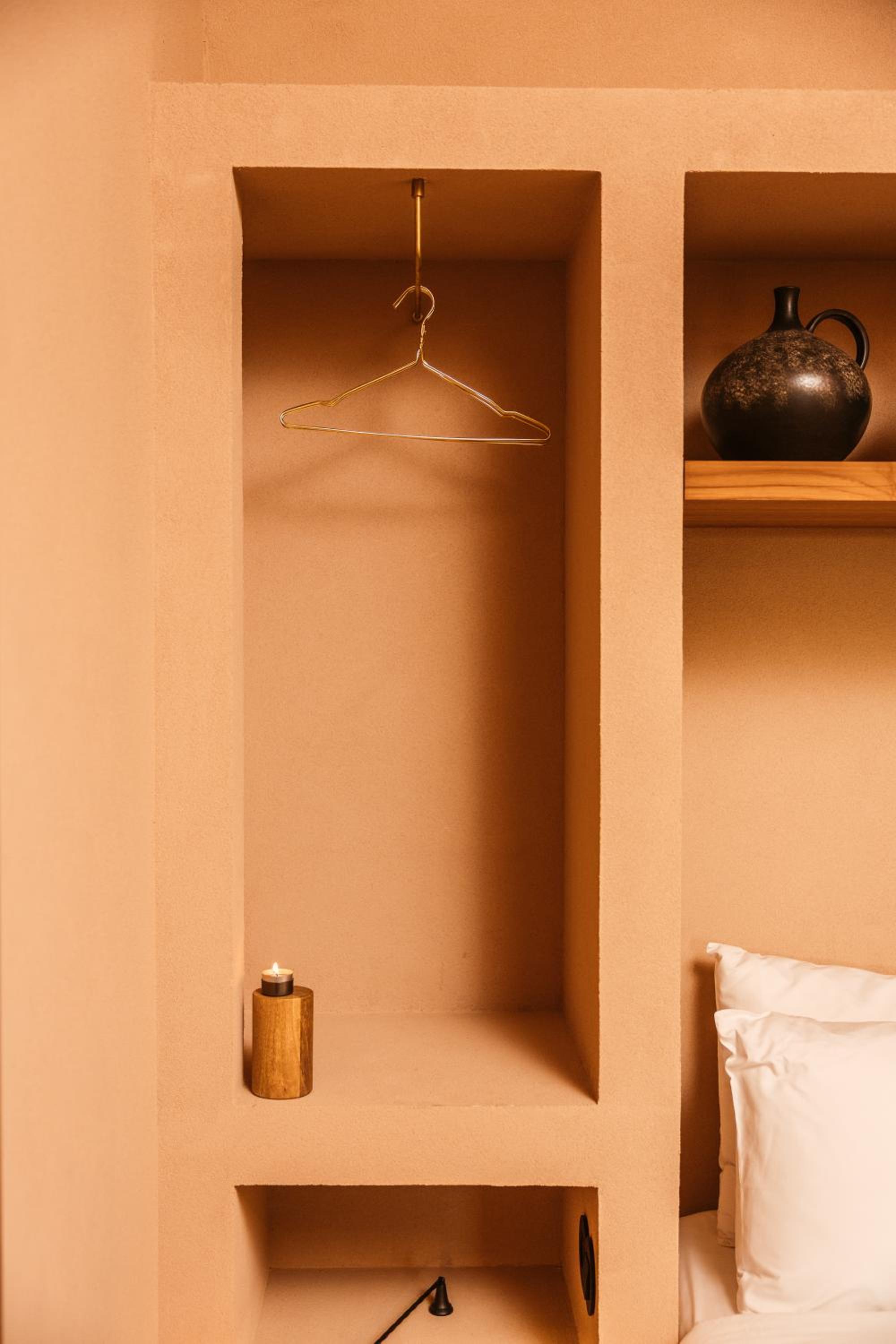 Standard Suite - Photo 19
