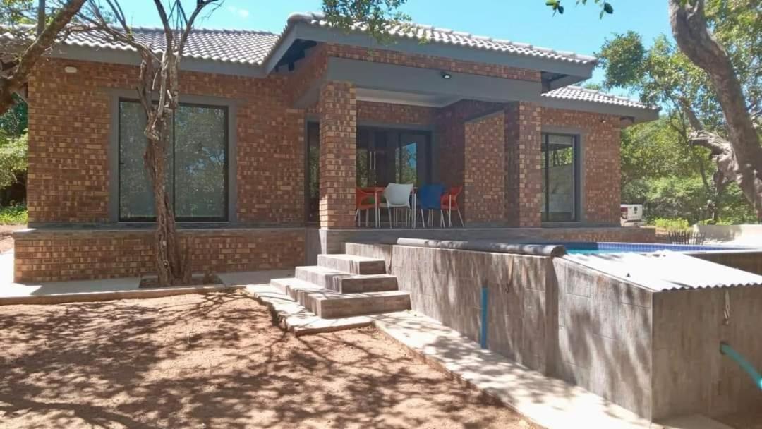 Three-Bedroom House photo 2