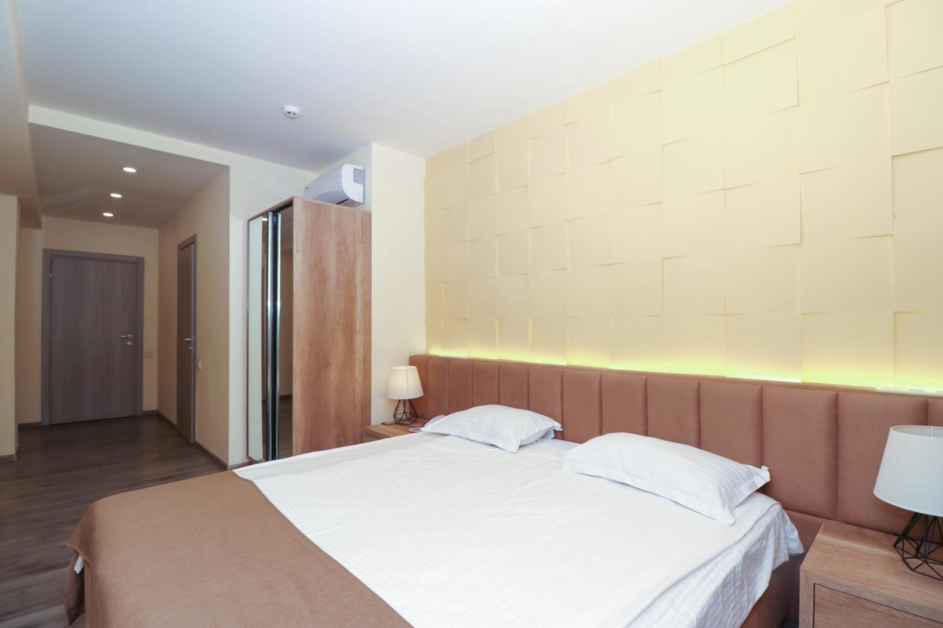 Large Double or Twin Room