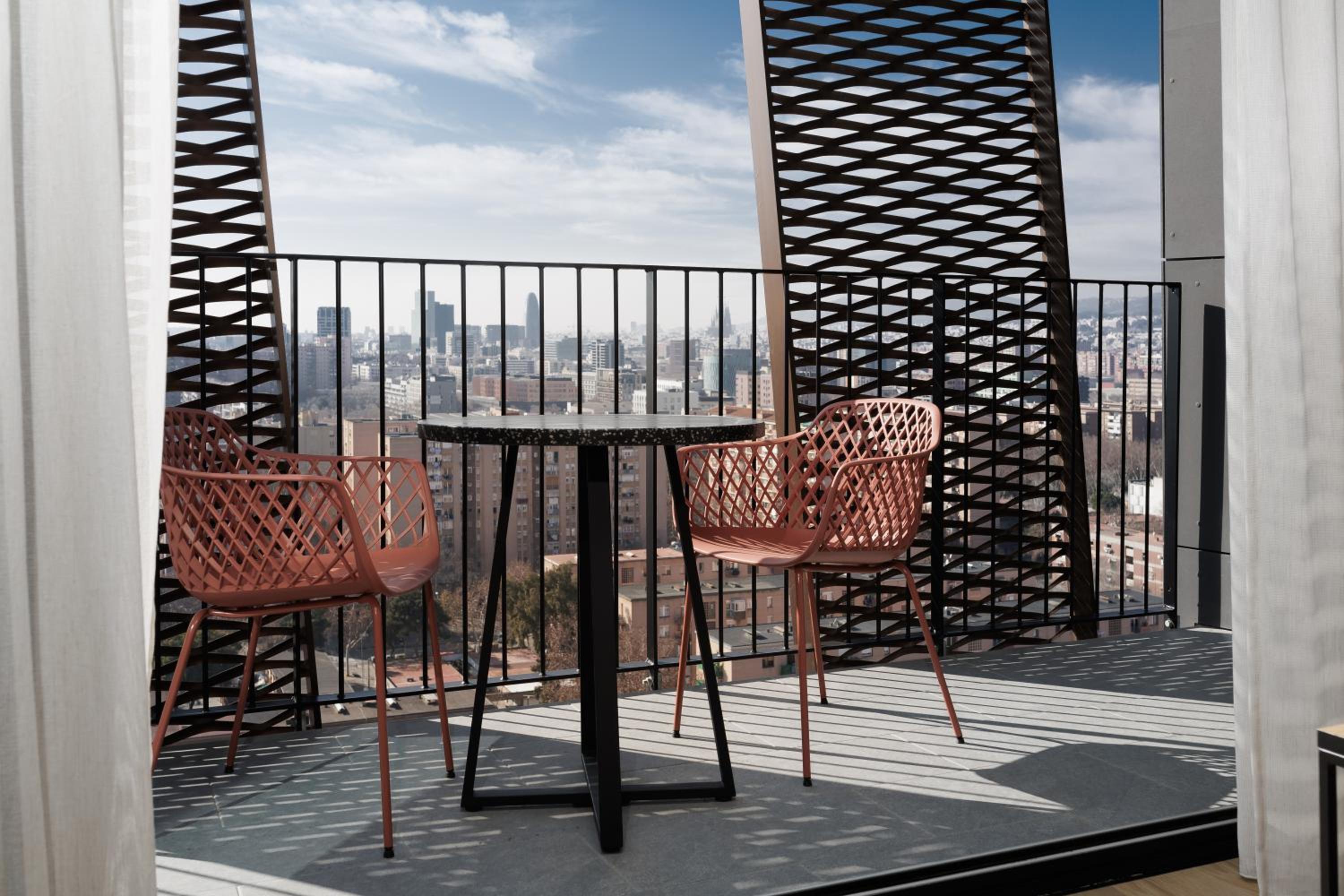 Two-Bedroom Apartment with City View photo 3