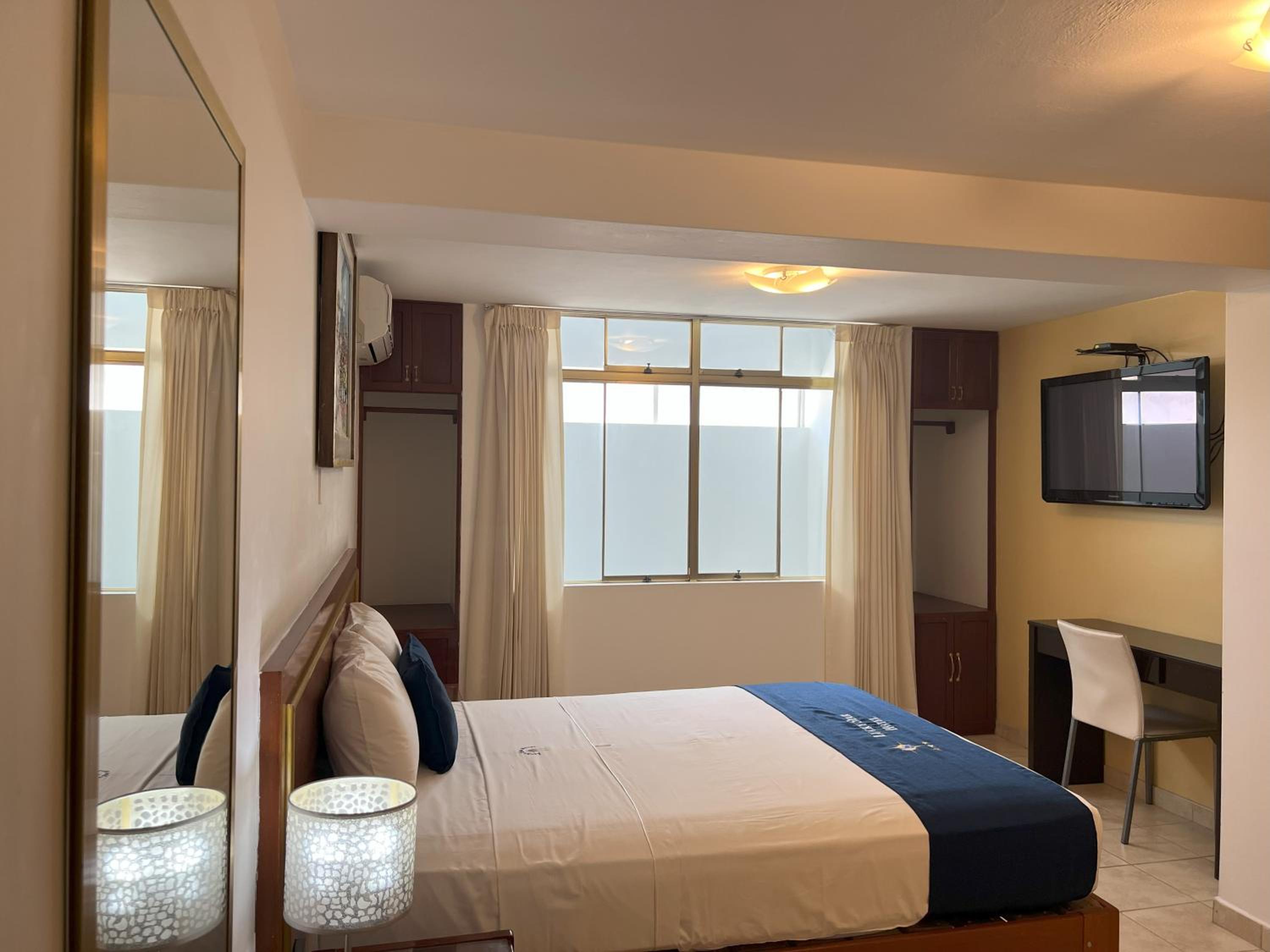 Single Room with Private Bathroom photo 1