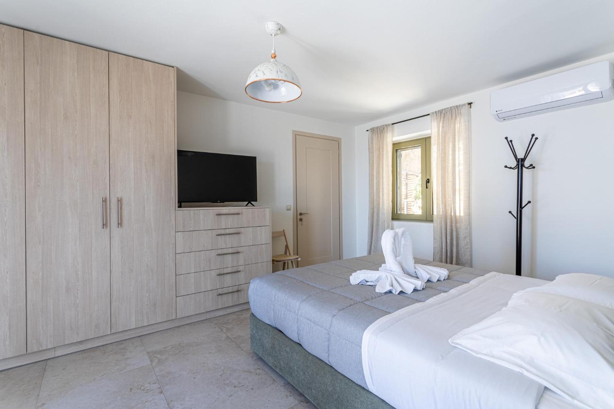 One-Bedroom House photo 1