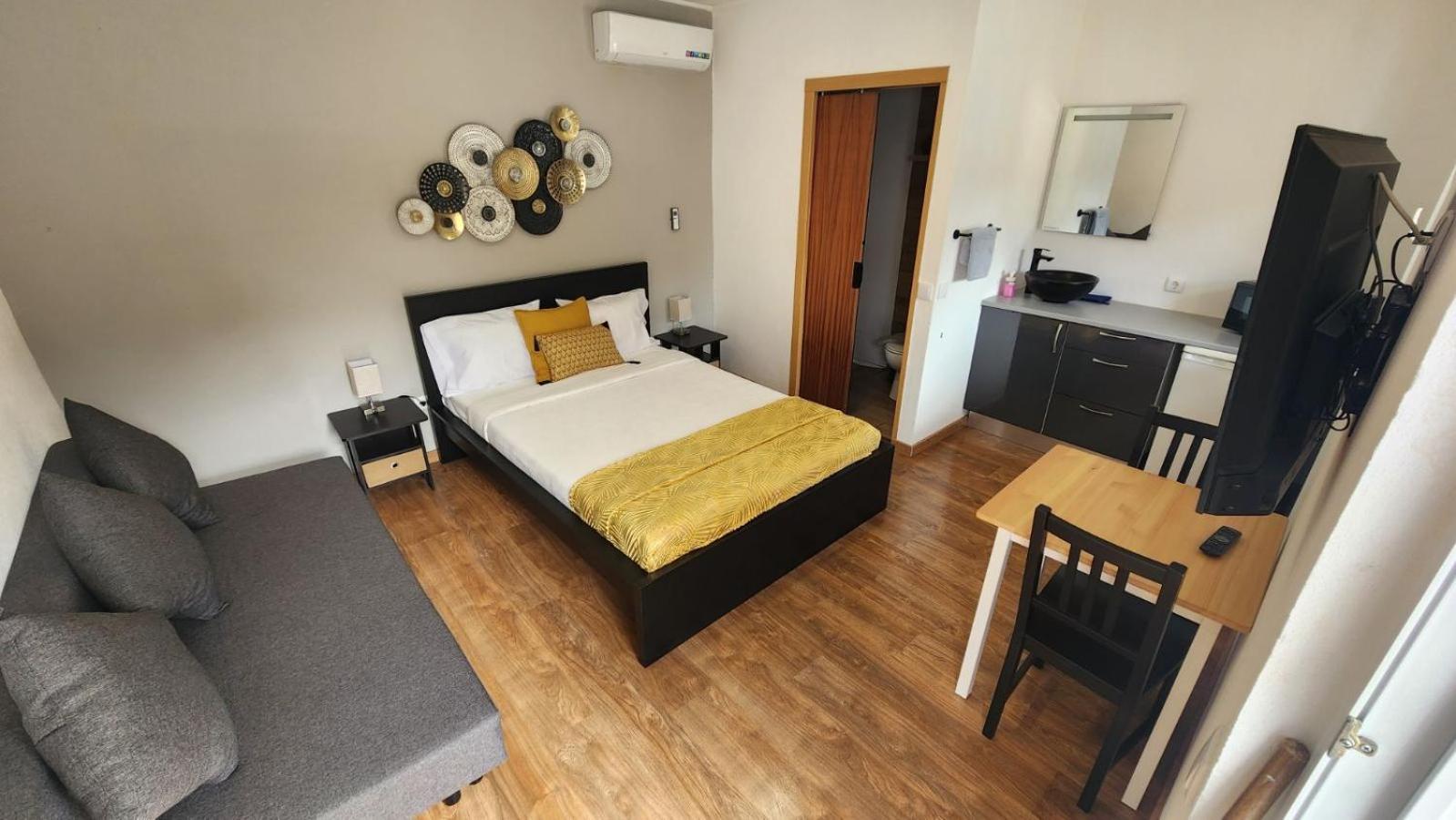 Deluxe Double or Twin Room photo 1