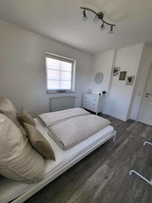 Three-Bedroom House photo 3