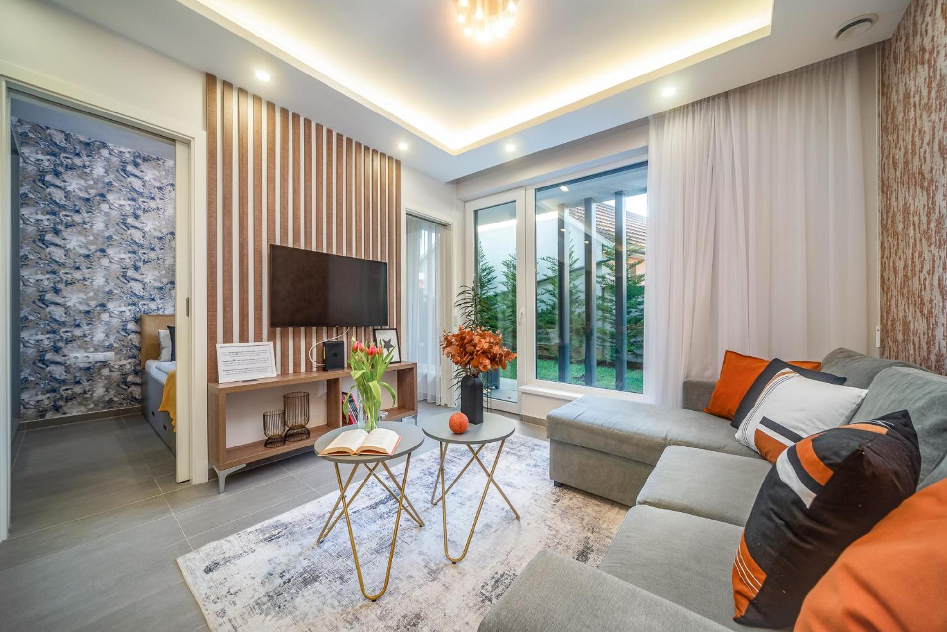 Deluxe Apartment