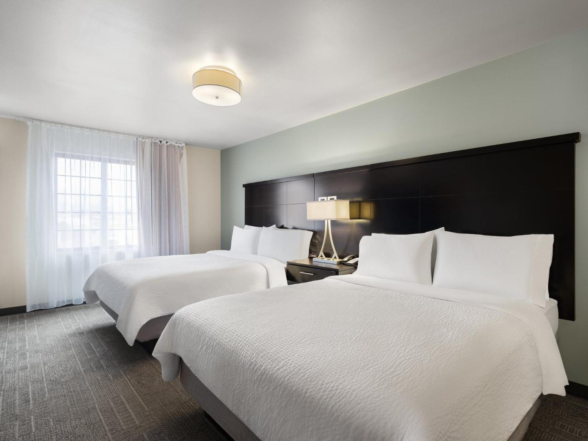 One-Bedroom Suite with Two Queen Beds photo 2