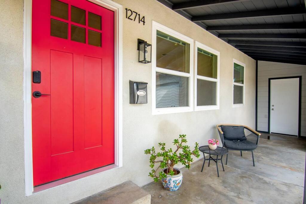 Three-Bedroom House photo 2