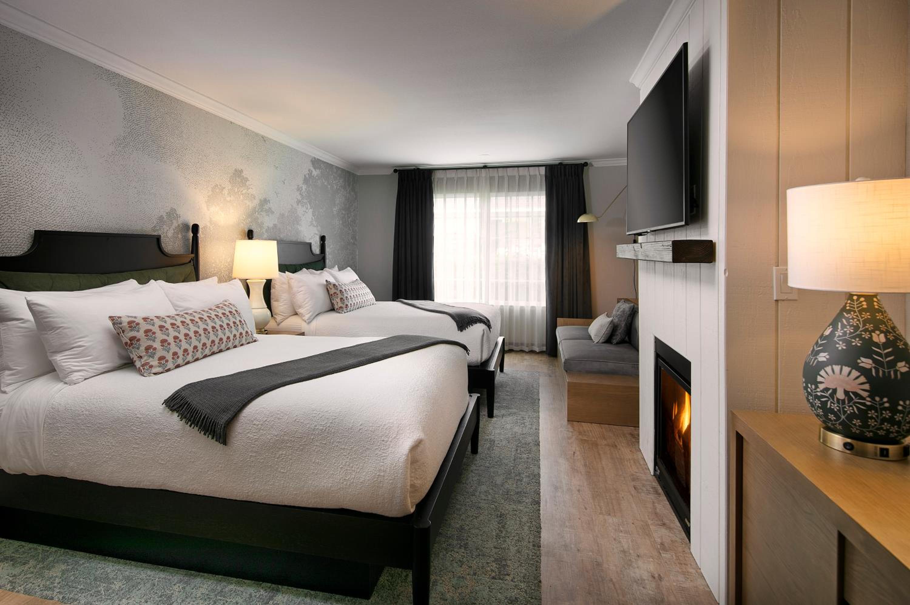 Standard Queen Room with Two Queen Beds - Photo 1