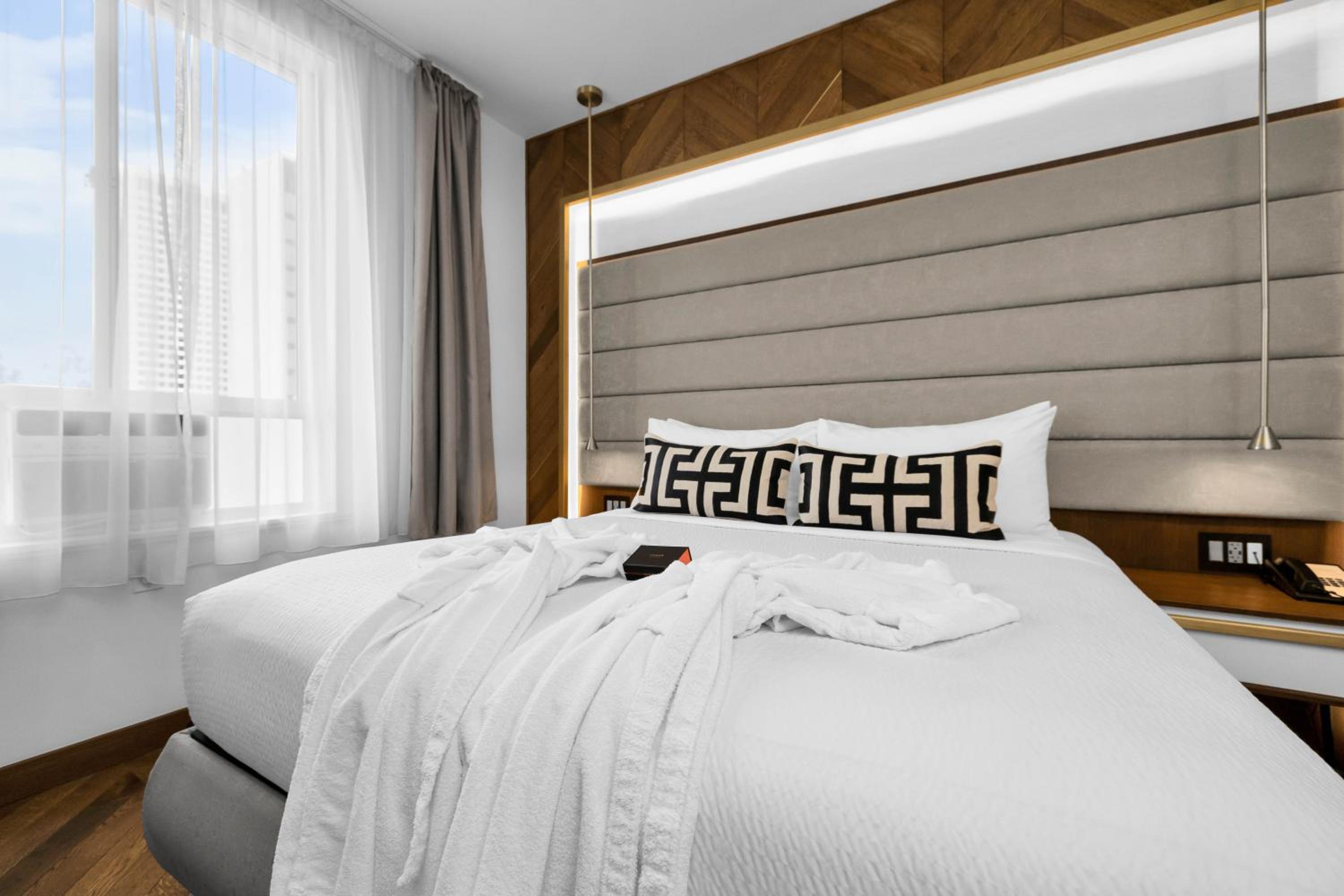 King Suite - Photo 15