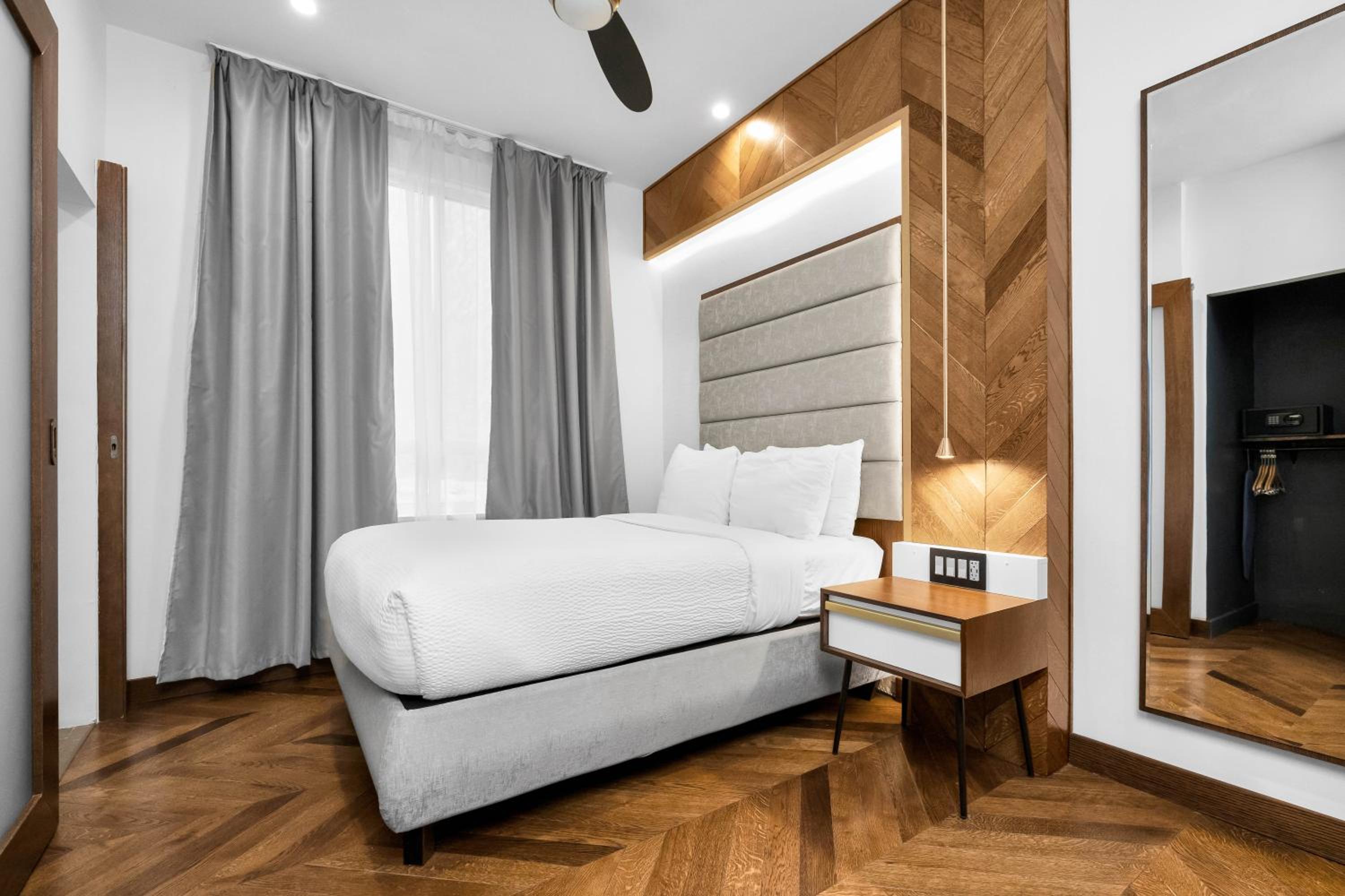 Standard Room - Photo 8