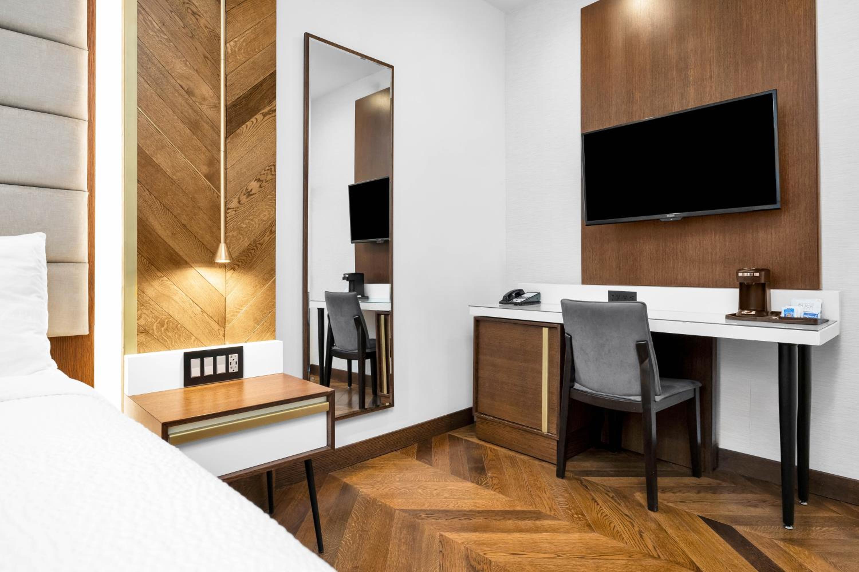 Standard Room - Photo 7