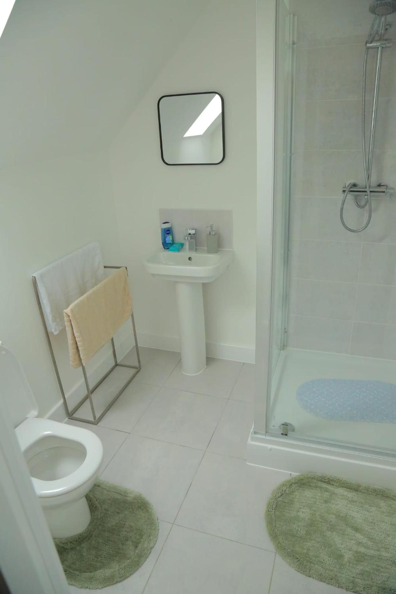 Four-Bedroom House photo 2