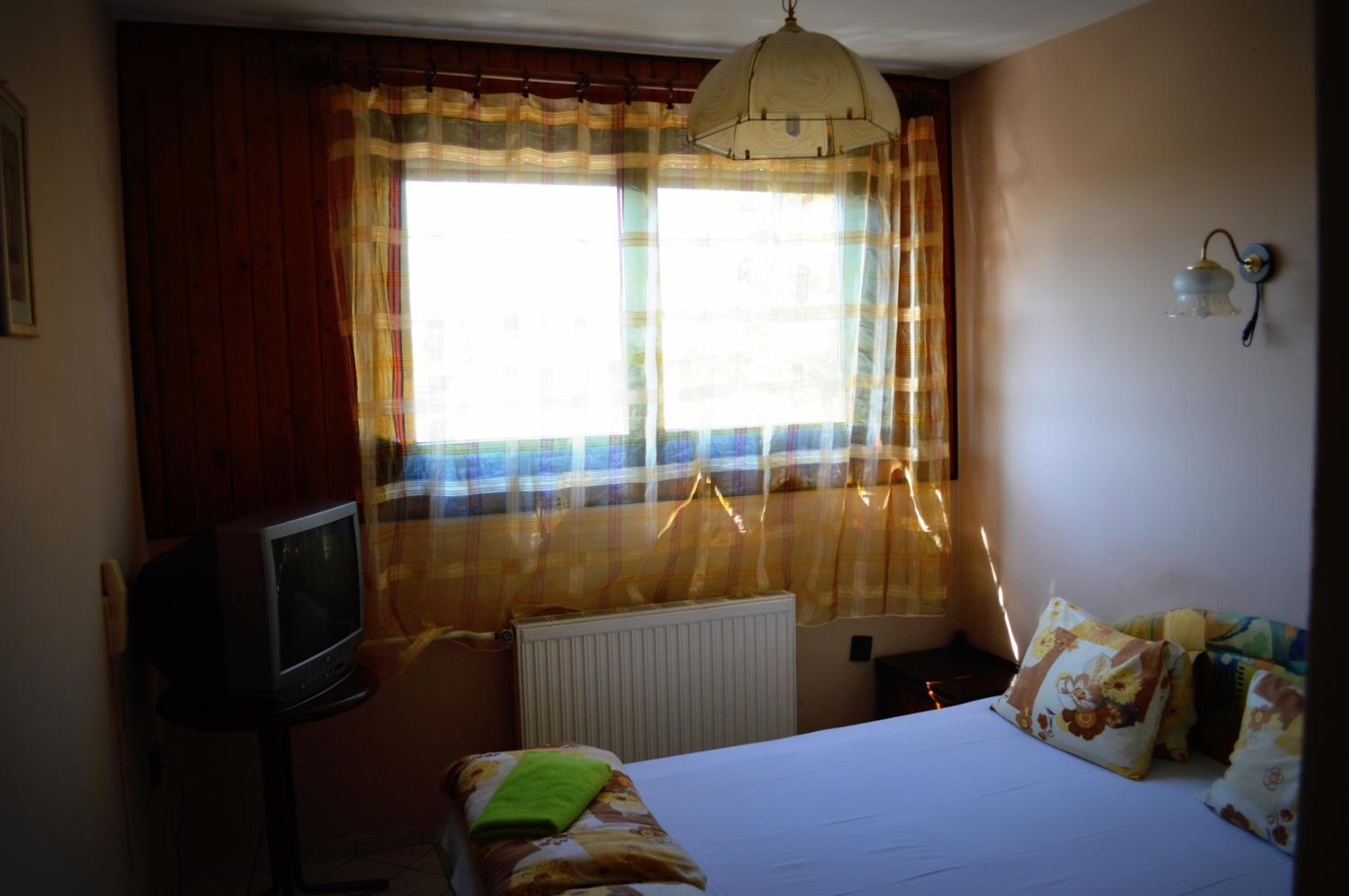 Double or Twin Room - Photo 10