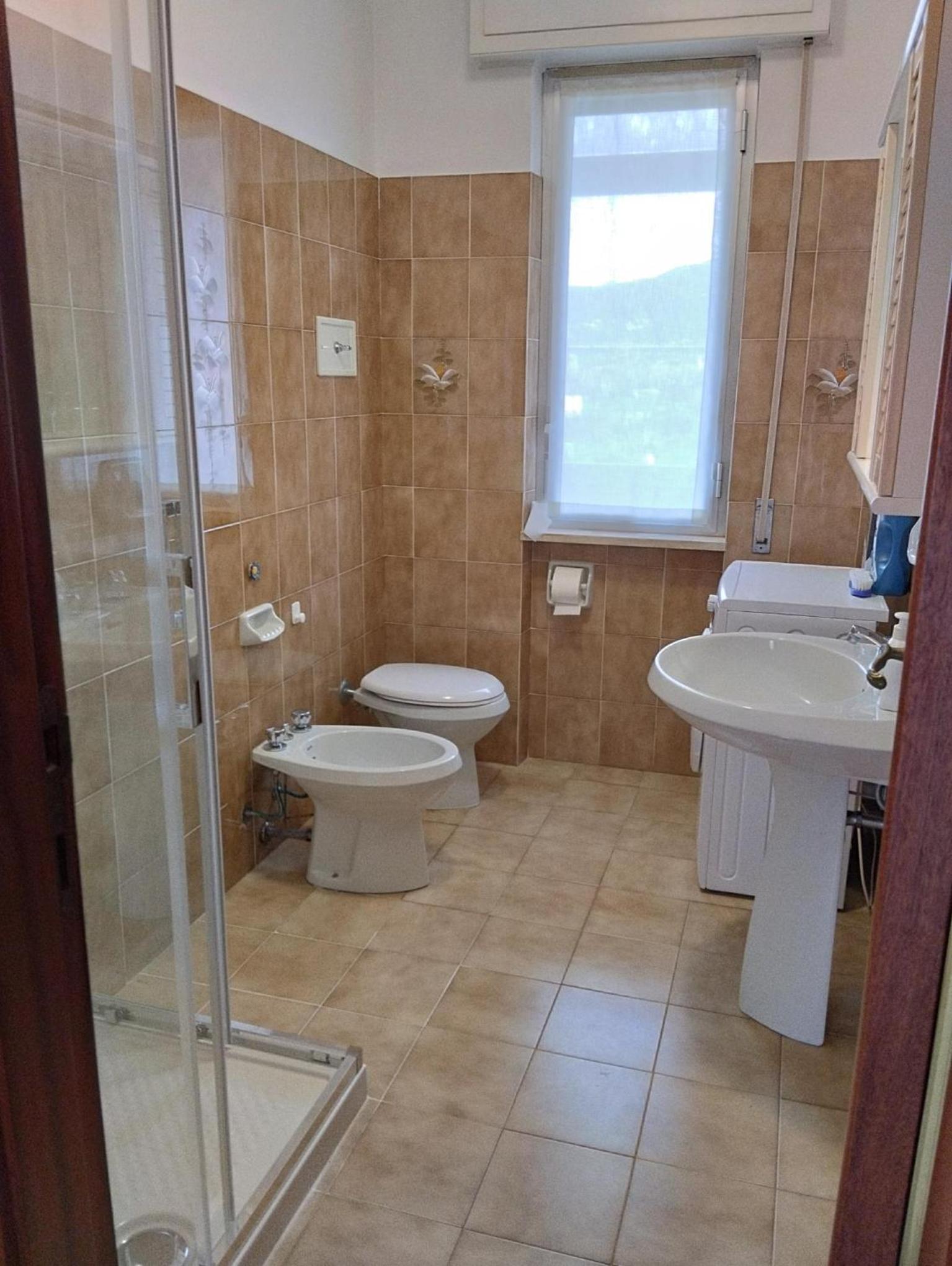 One-Bedroom Apartment photo 3