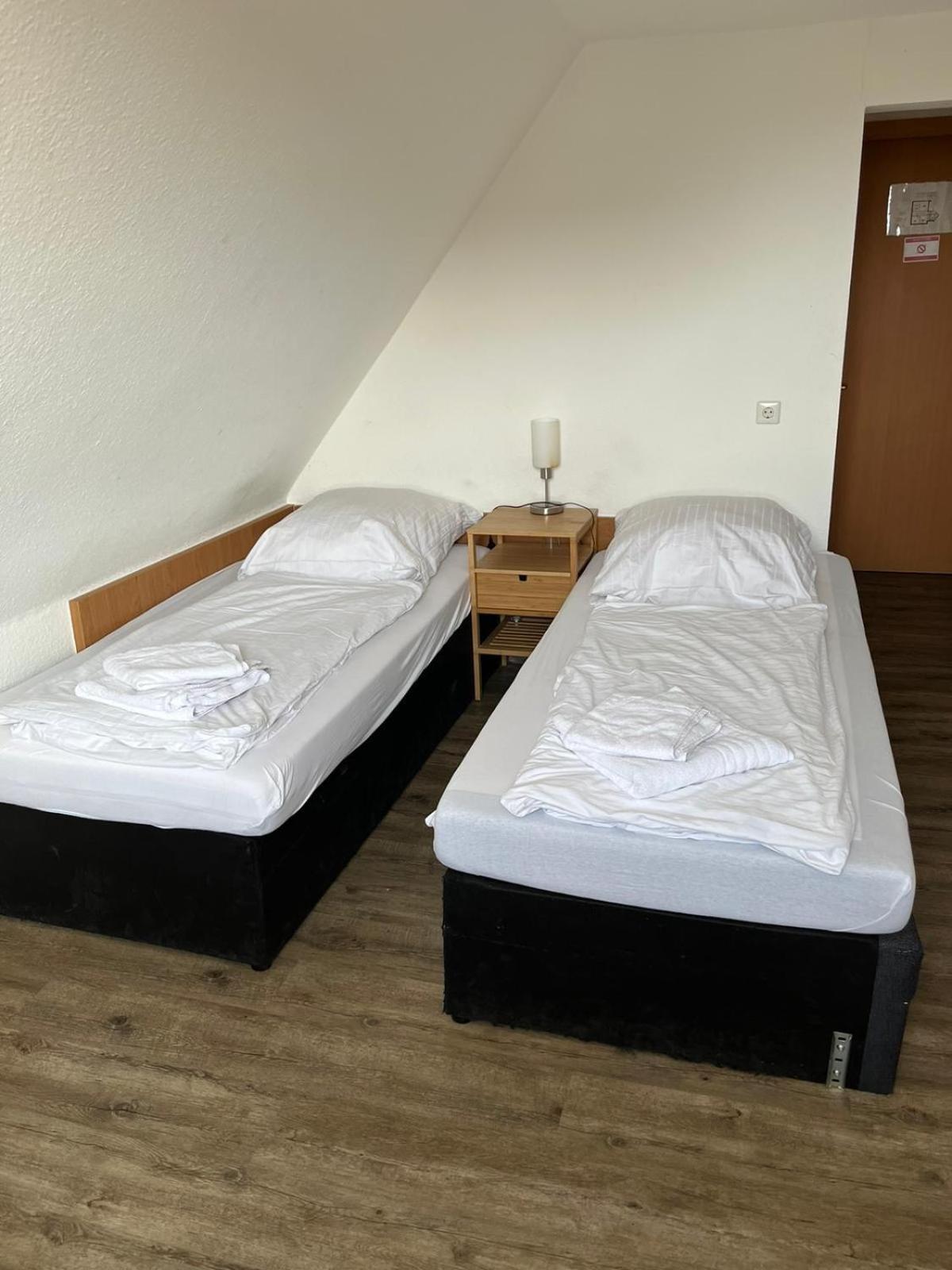 Economy Twin Room - Photo 1