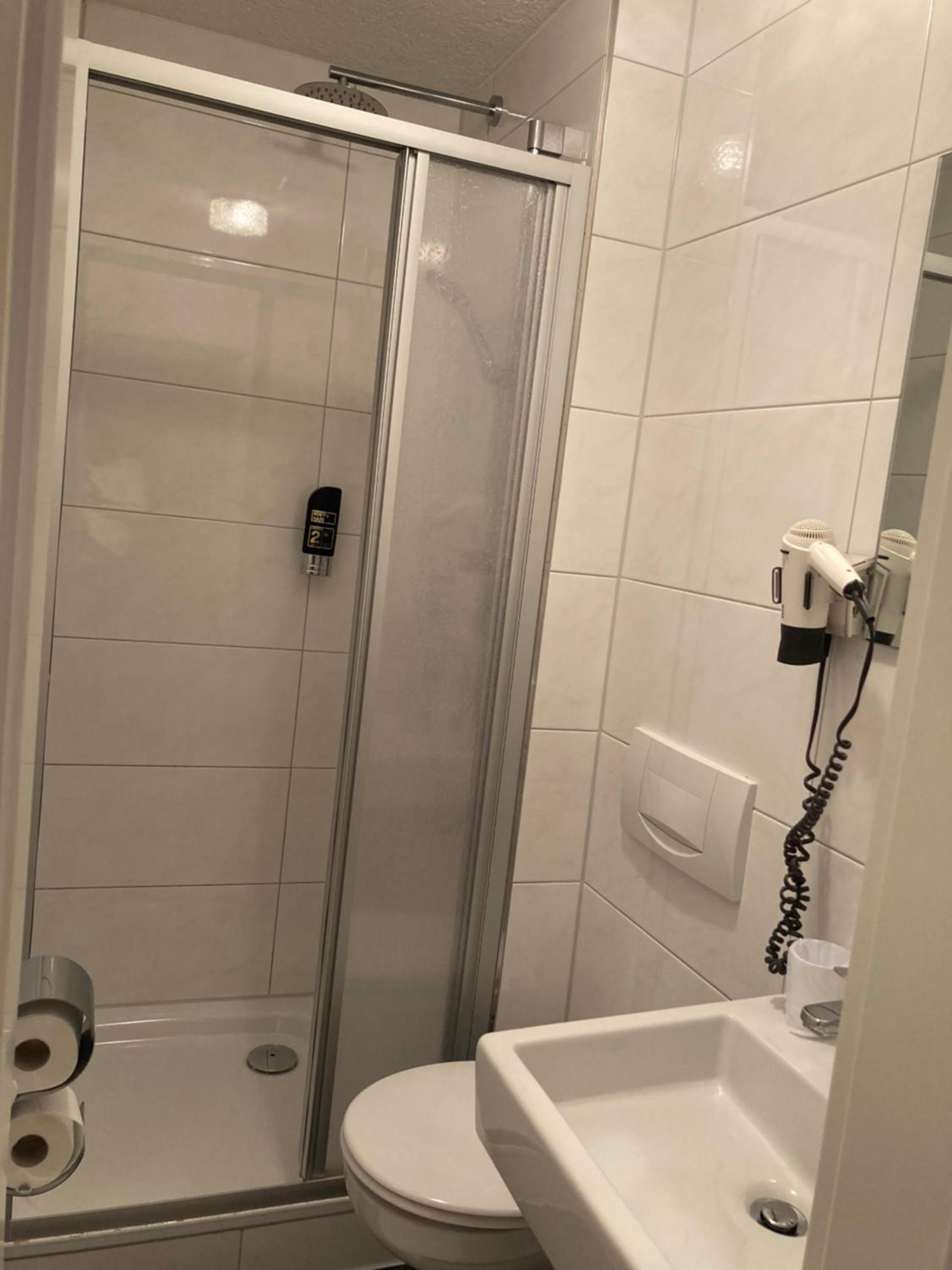 Double Room - Photo 6