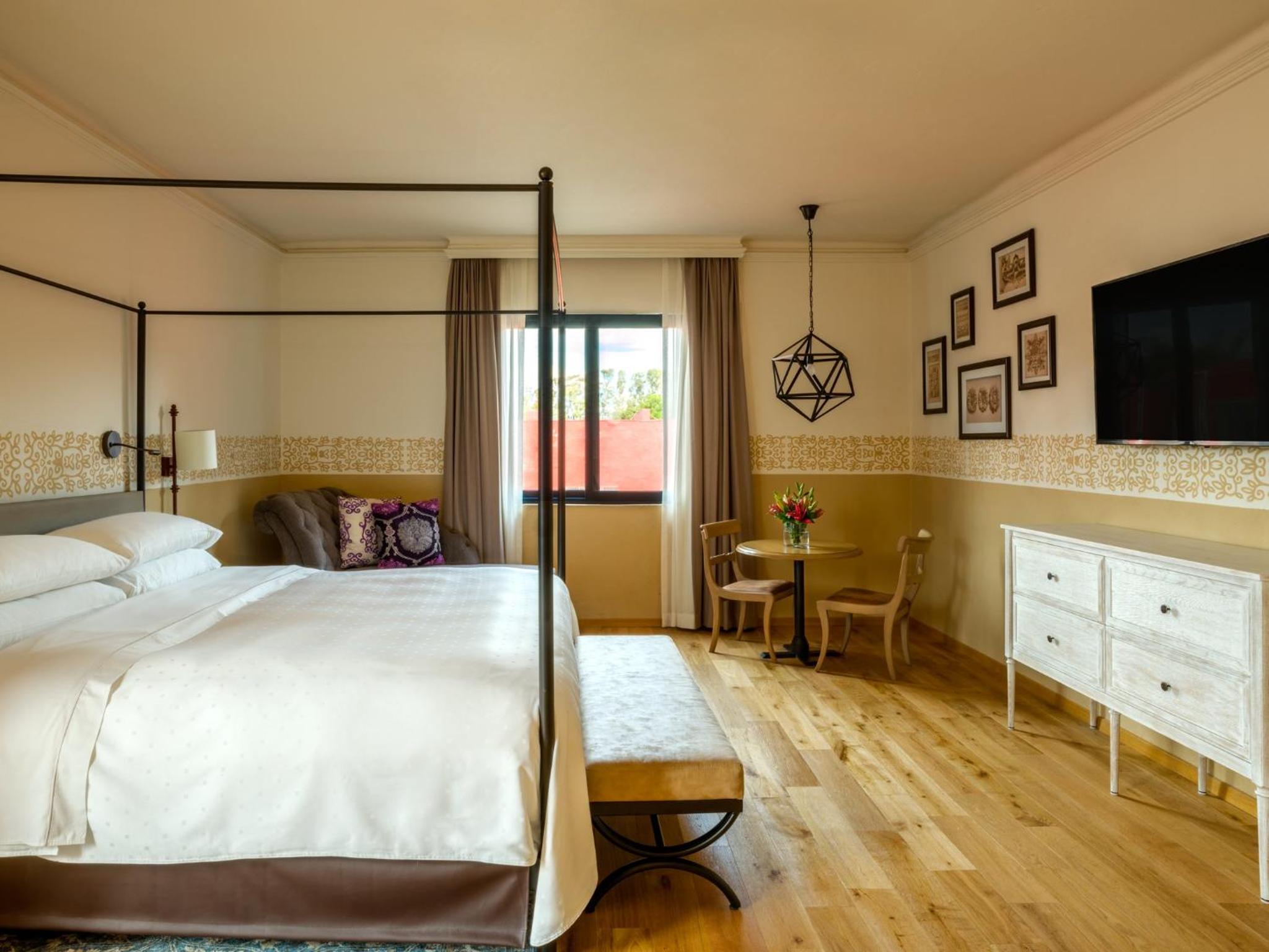 Master Suite 1 King - Photo 1