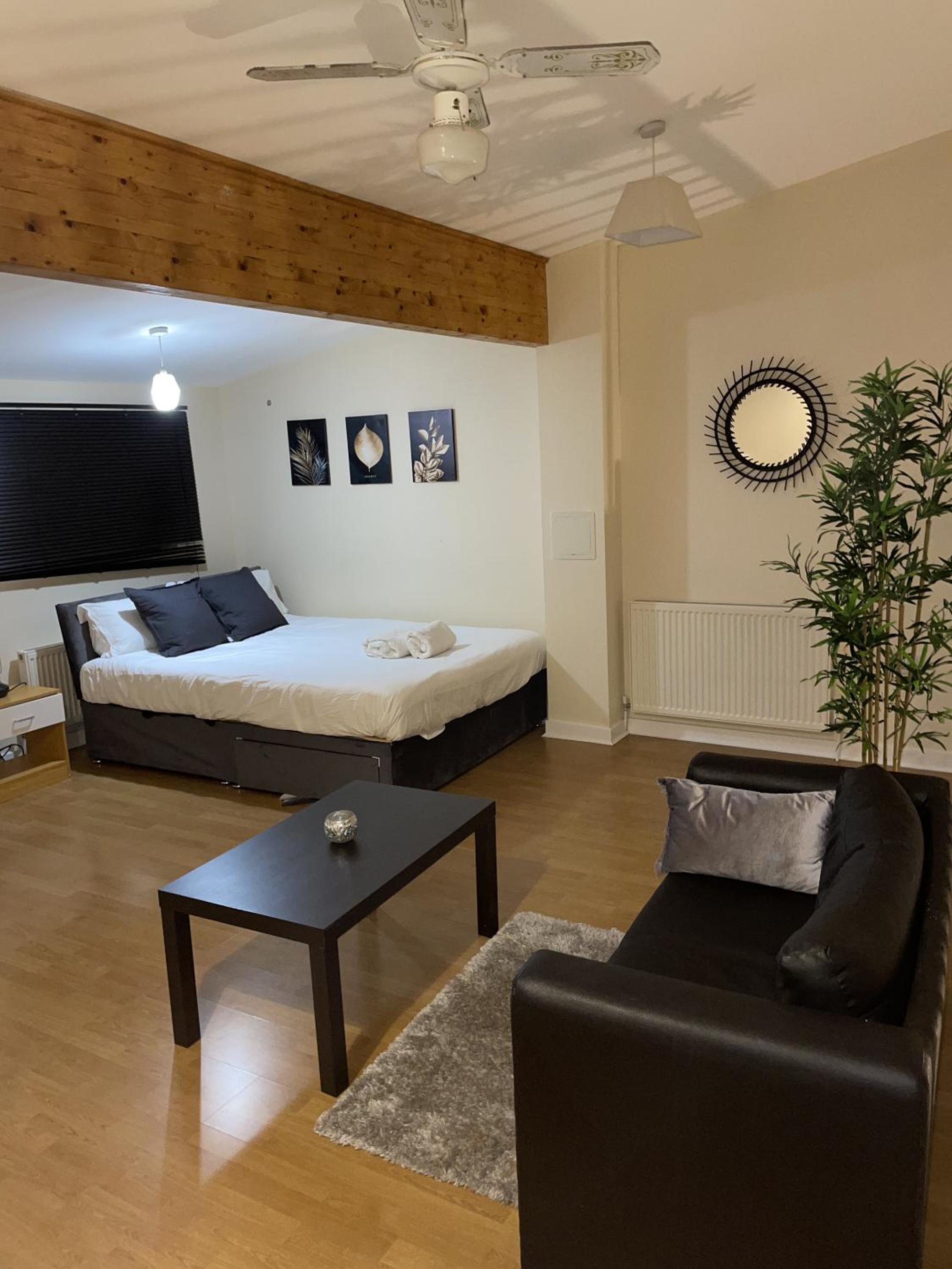 Two-Bedroom Apartment with Balcony photo 1