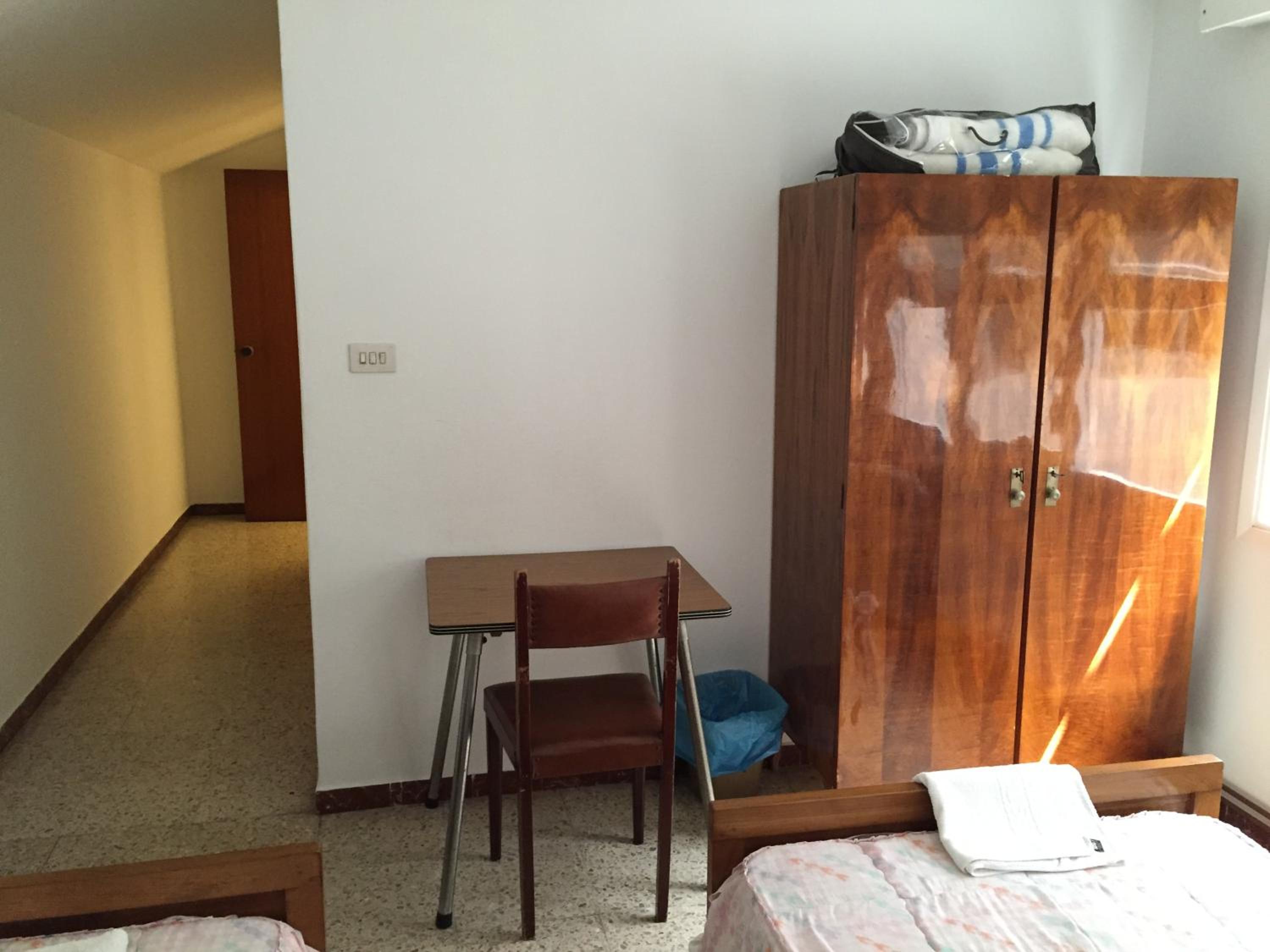 Interior Twin Room with Shared Bathroom photo 2